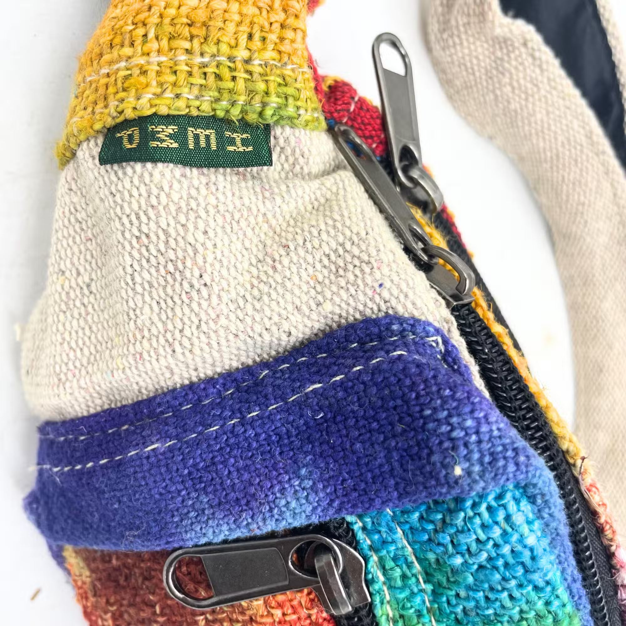 Boho Hanf-Gürteltasche „Batik-Wave“ – Handgefertigte Hüfttasche aus Nepal