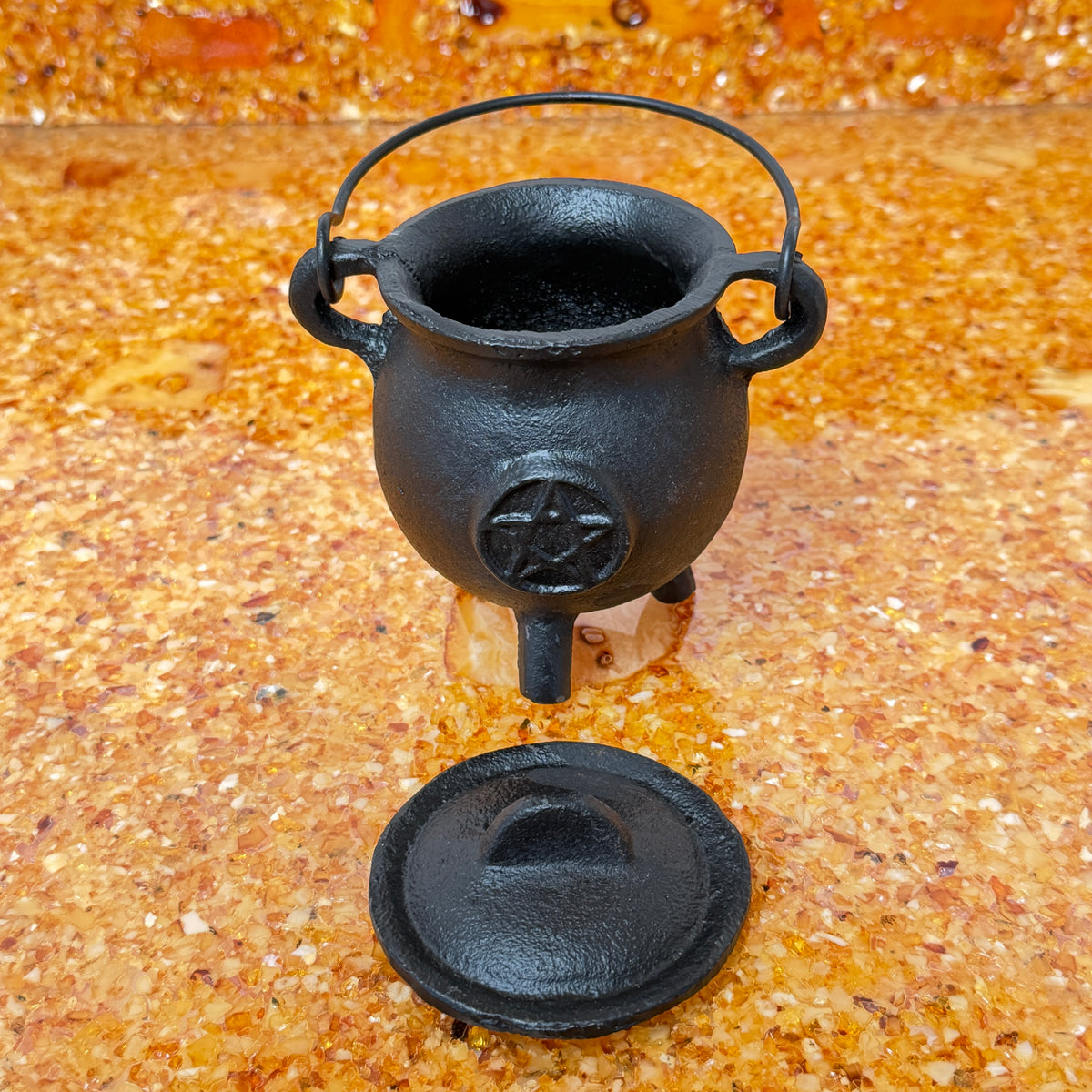 Massiver Gusseisen-Räucherkessel mit Pentagramm inkl. Deckel – (750g Edition, Höhe 11,5 cm)