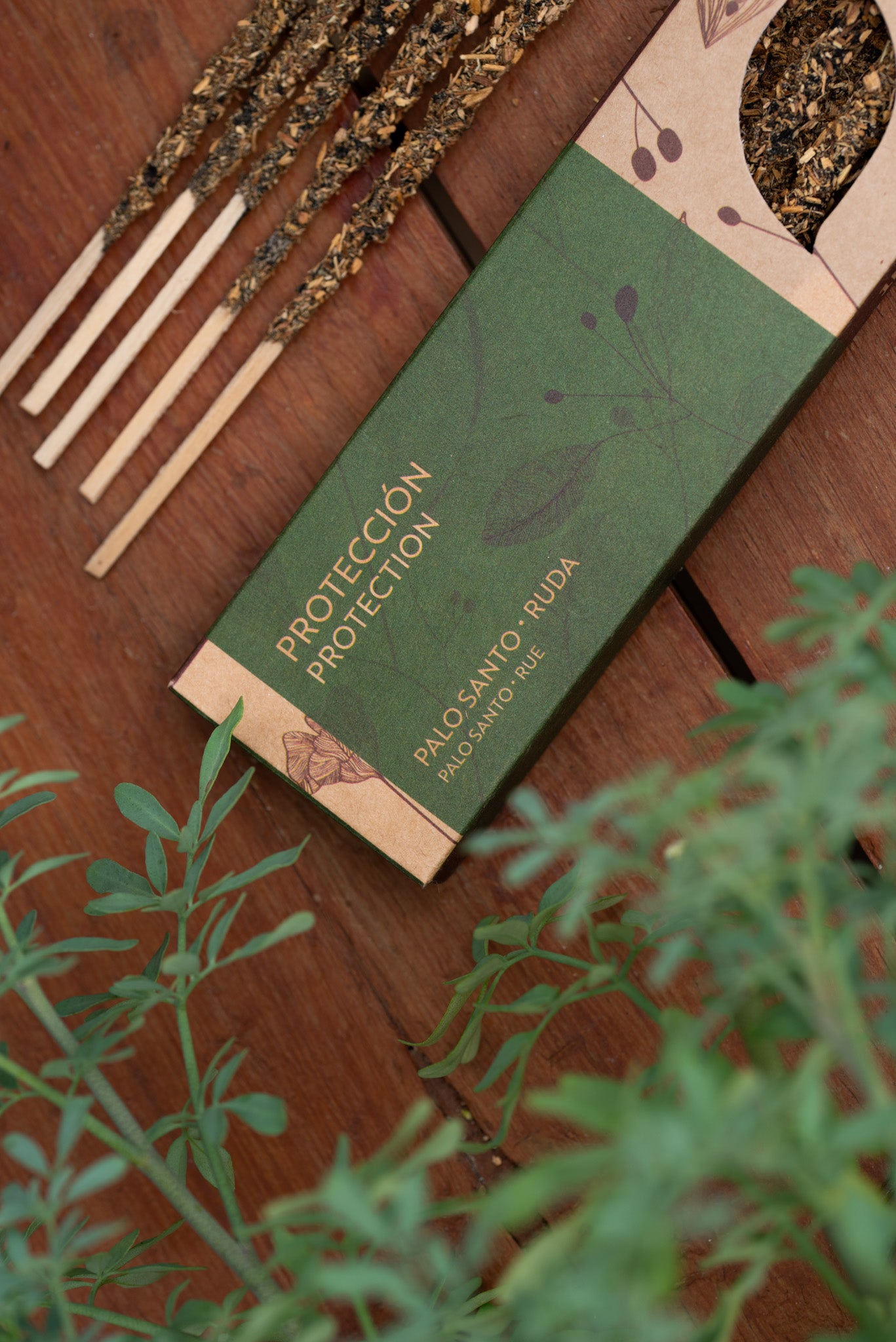 Sagrada Madre - Artesano - Palo Santo & Weinraute - Räucherstäbchen