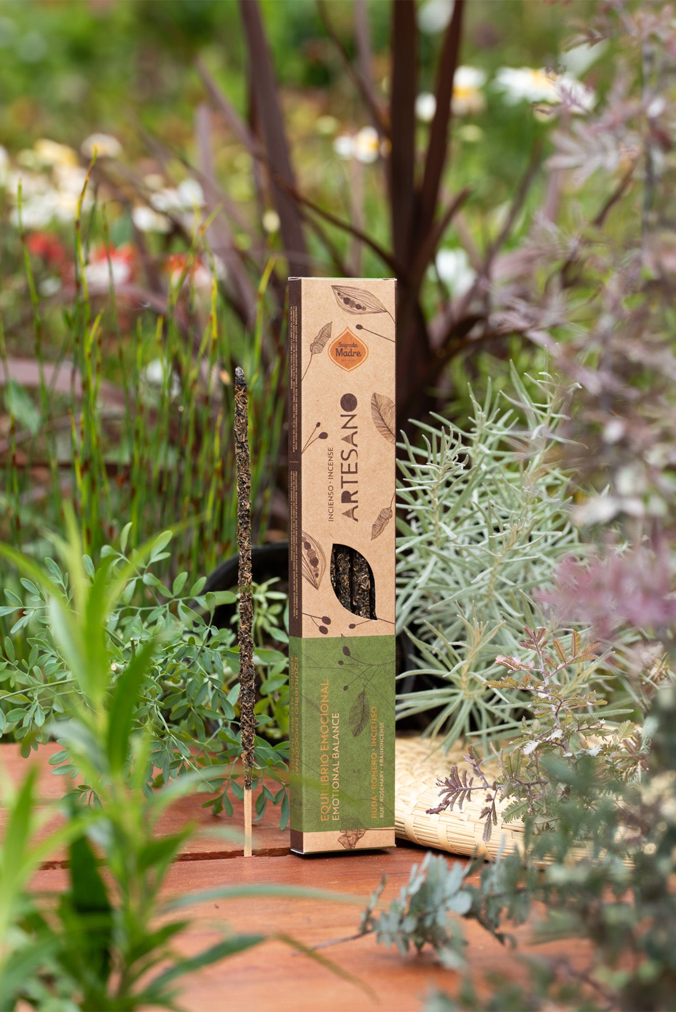 Sagrada Madre - Artesano - Weinraute, Rosmarin & Weihrauch - Räucherstäbchen