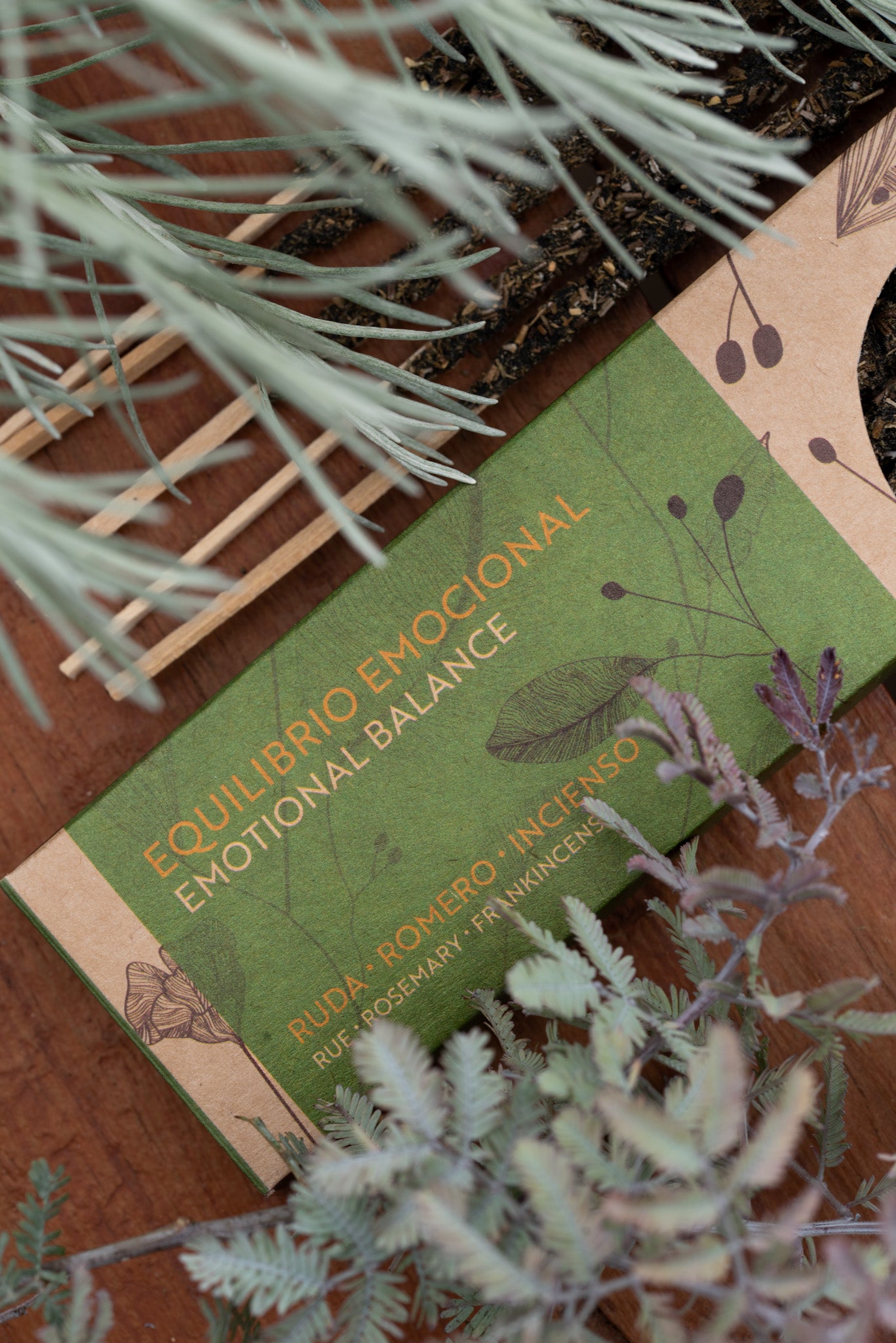 Sagrada Madre - Artesano - Weinraute, Rosmarin & Weihrauch - Räucherstäbchen