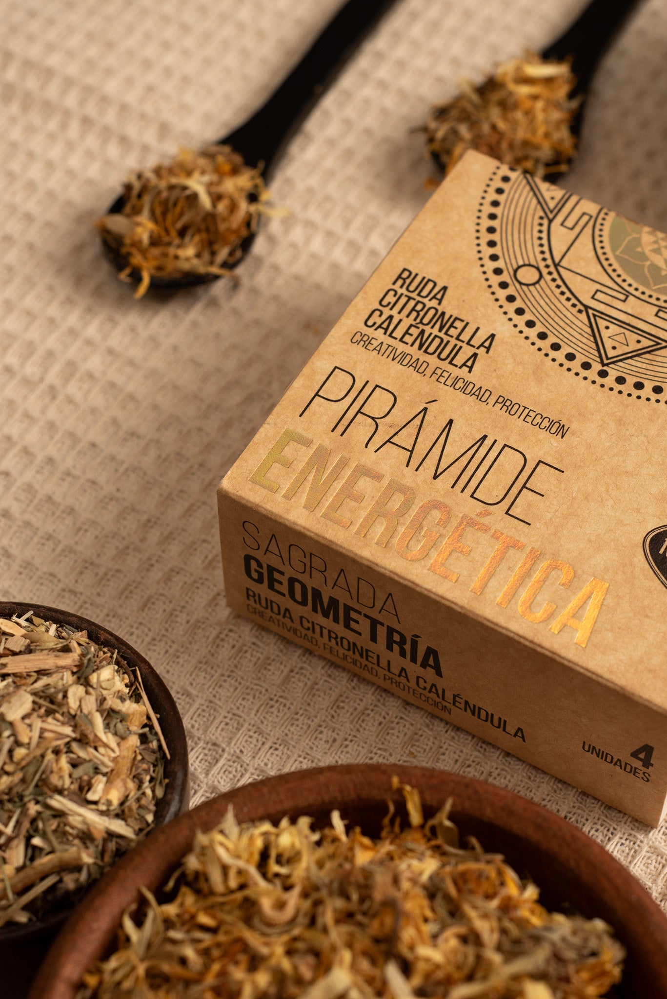 Sagrada Madre - Energética - Räucherpyramiden Citronella, Ringelblume & Ruda