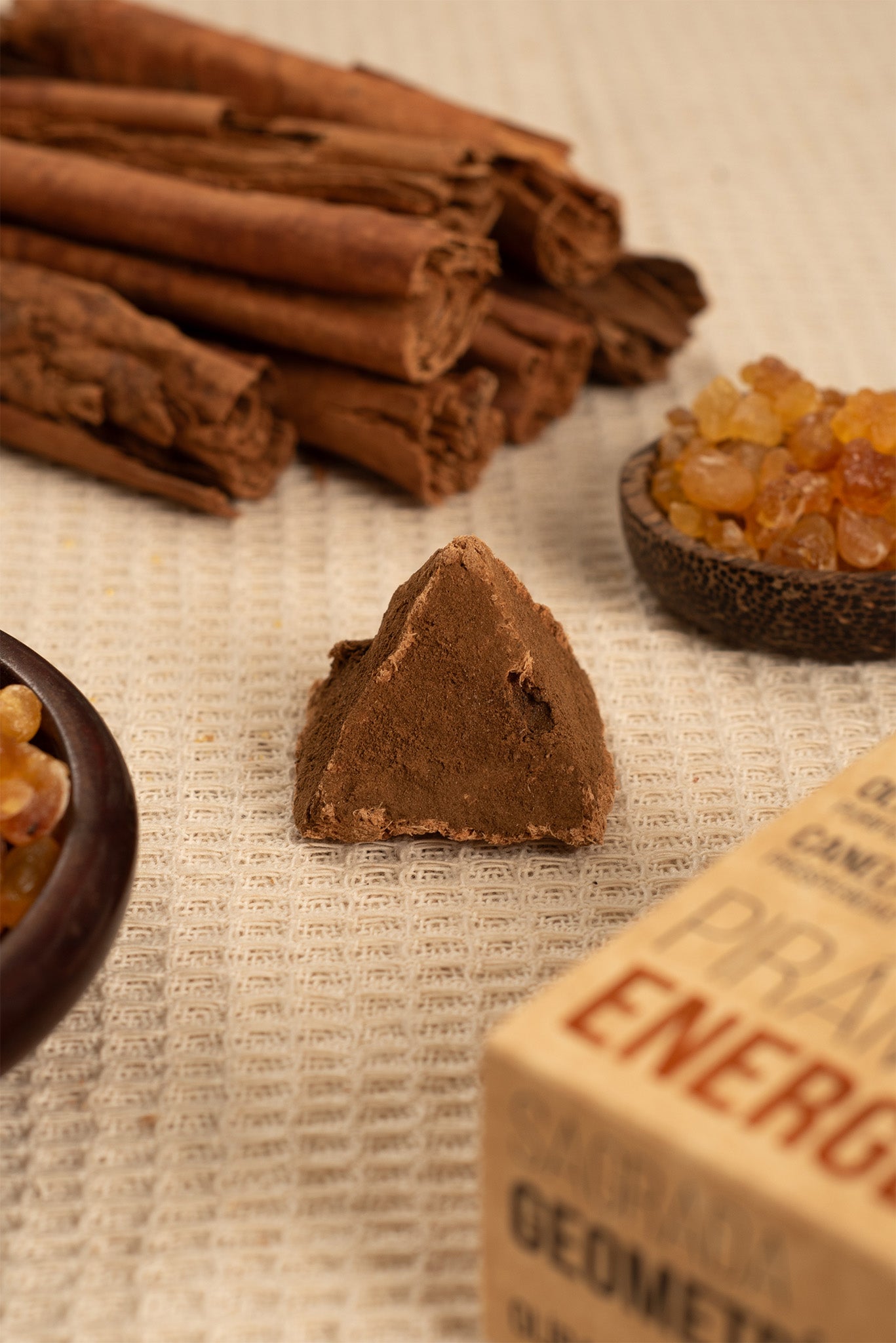 Sagrada Madre - Energética - Räucherpyramiden Zimt & Weihrauch