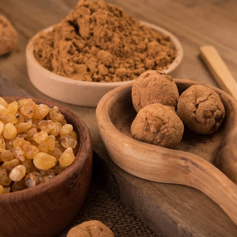 Sagrada Madre - Premium Smudge Bomb - Olibanum & Sandelholz ca. 65 g