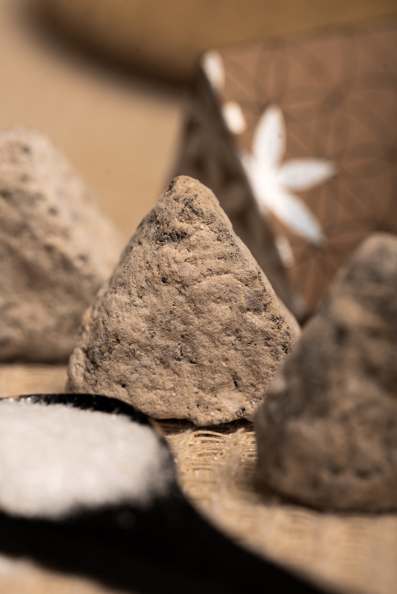 Sagrada Madre - Sacred Geometry - Dreieck-Räucherkegel - Benzoe & Yagra