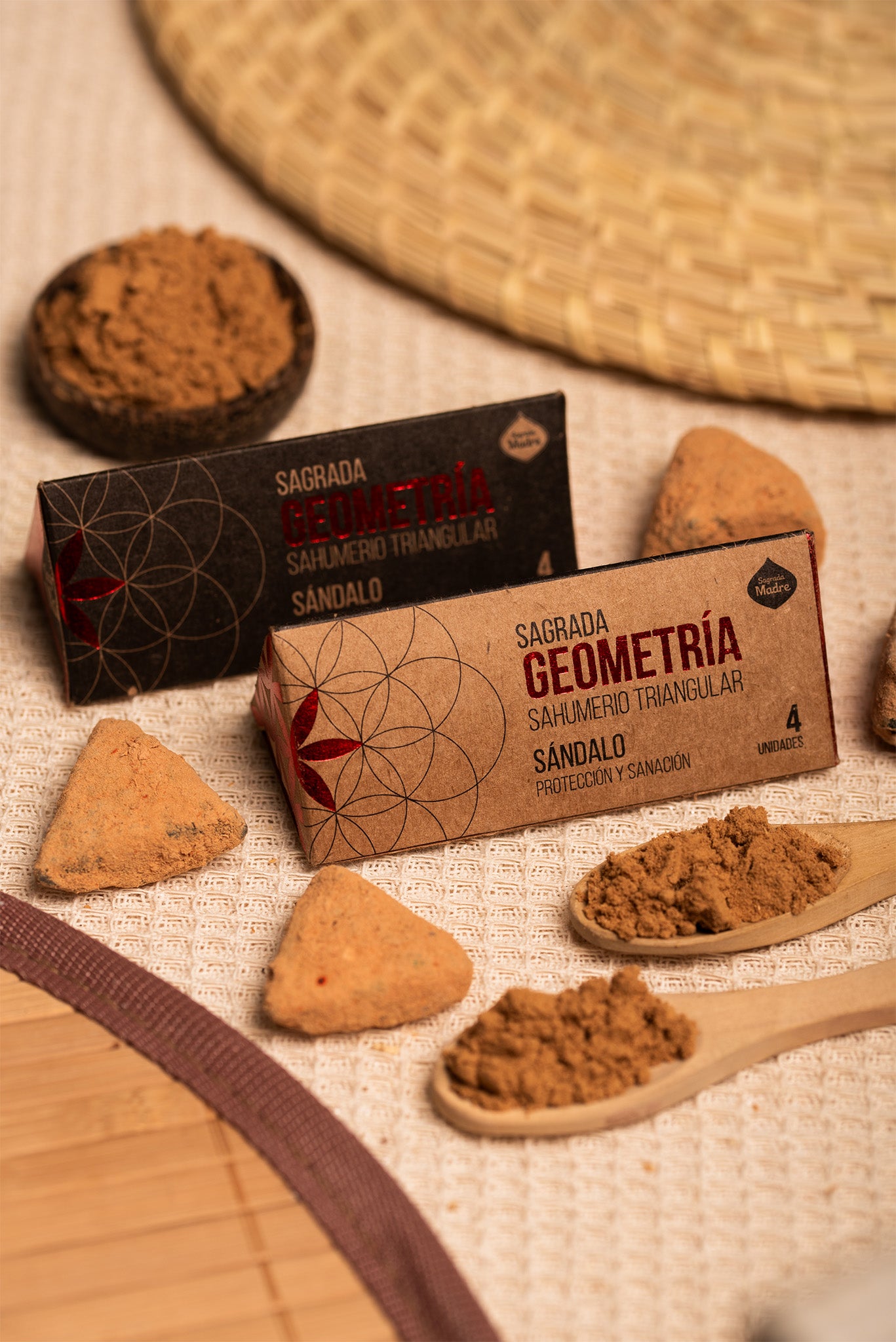 Sagrada Madre - Sacred Geometry - Dreieck-Räucherkegel - Sandelholz