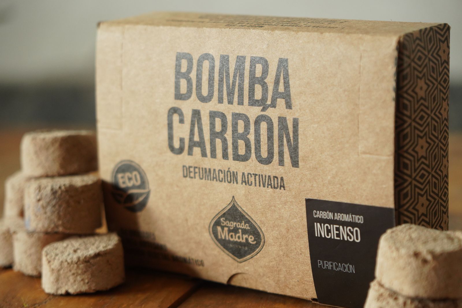 Sagrada Madre – Bomba Carbón - Aktiv-Räucherkohle - Weihrauch - 24 Stk.