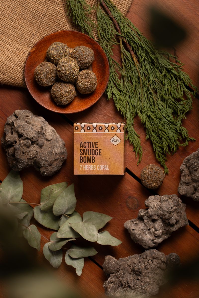Sagrada Madre – Bombitas - Aktiv Räucherkugeln - 7 Kräuter & Copal – 8 Stk.