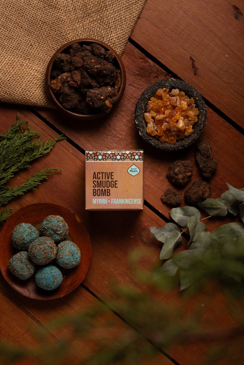 Sagrada Madre – Bombitas - Aktiv Räucherkugeln - Weihrauch & Myrrhe – 8 Stk.