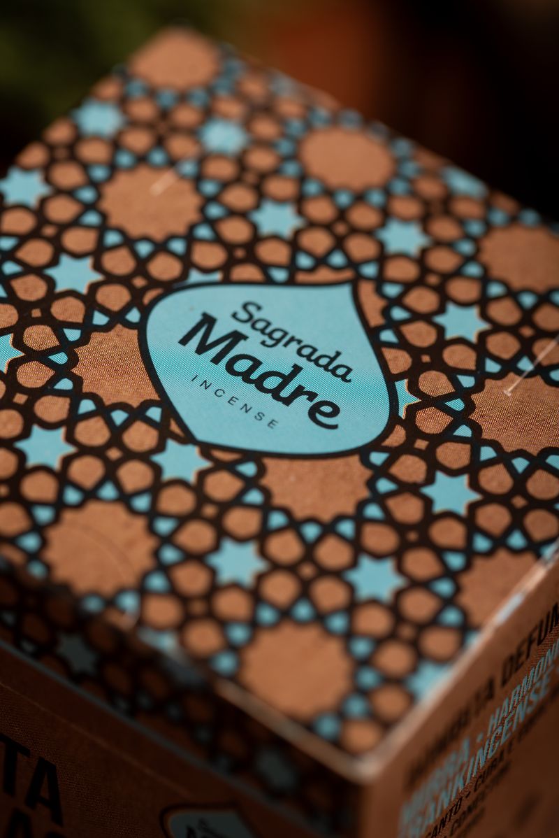 Sagrada Madre – Bombitas - Aktiv Räucherkugeln - Weihrauch & Myrrhe – 8 Stk.