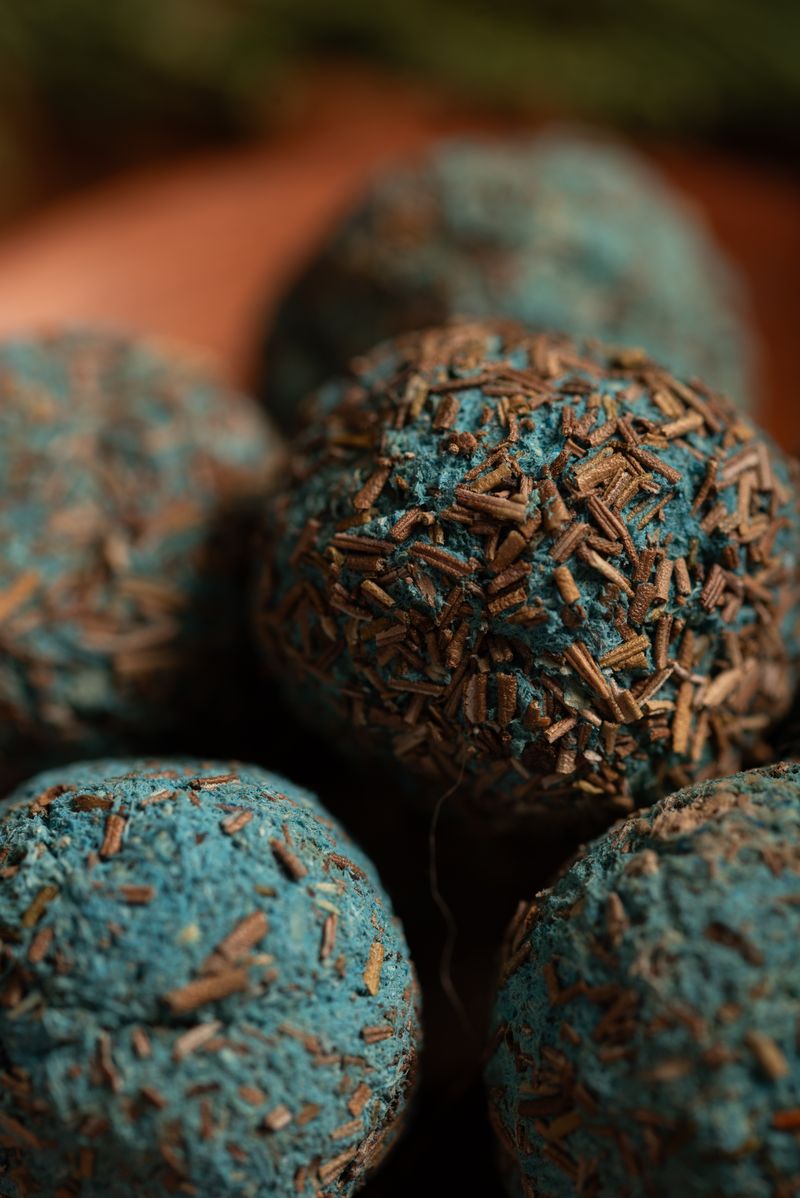 Sagrada Madre – Bombitas - Aktiv Räucherkugeln - Weihrauch & Myrrhe – 8 Stk.