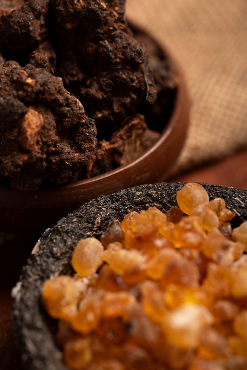 Sagrada Madre – Bombitas - Aktiv Räucherkugeln - Weihrauch & Myrrhe – 8 Stk.