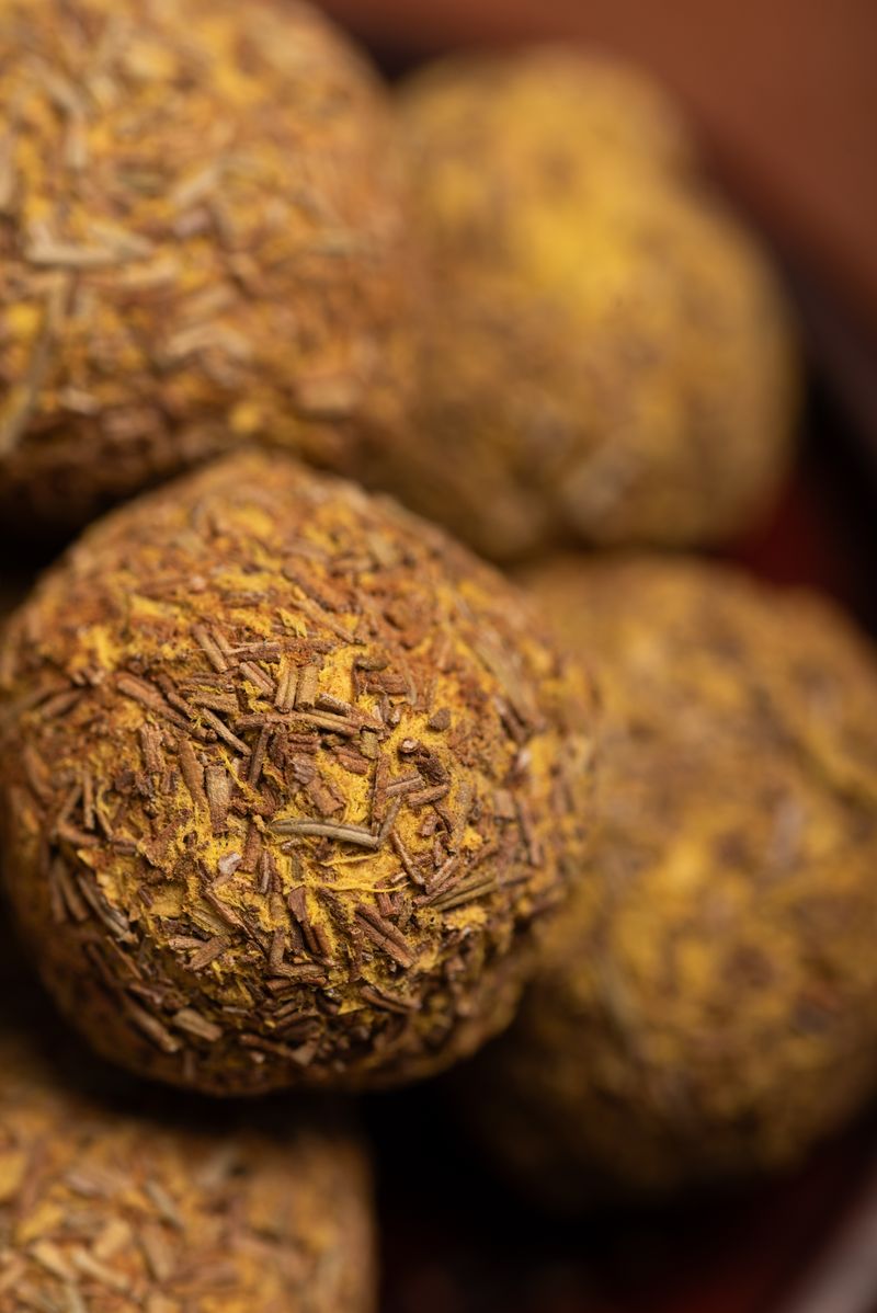 Sagrada Madre – Bombitas - Aktiv Räucherkugeln - Yagra & Zimt – 8 Stk.