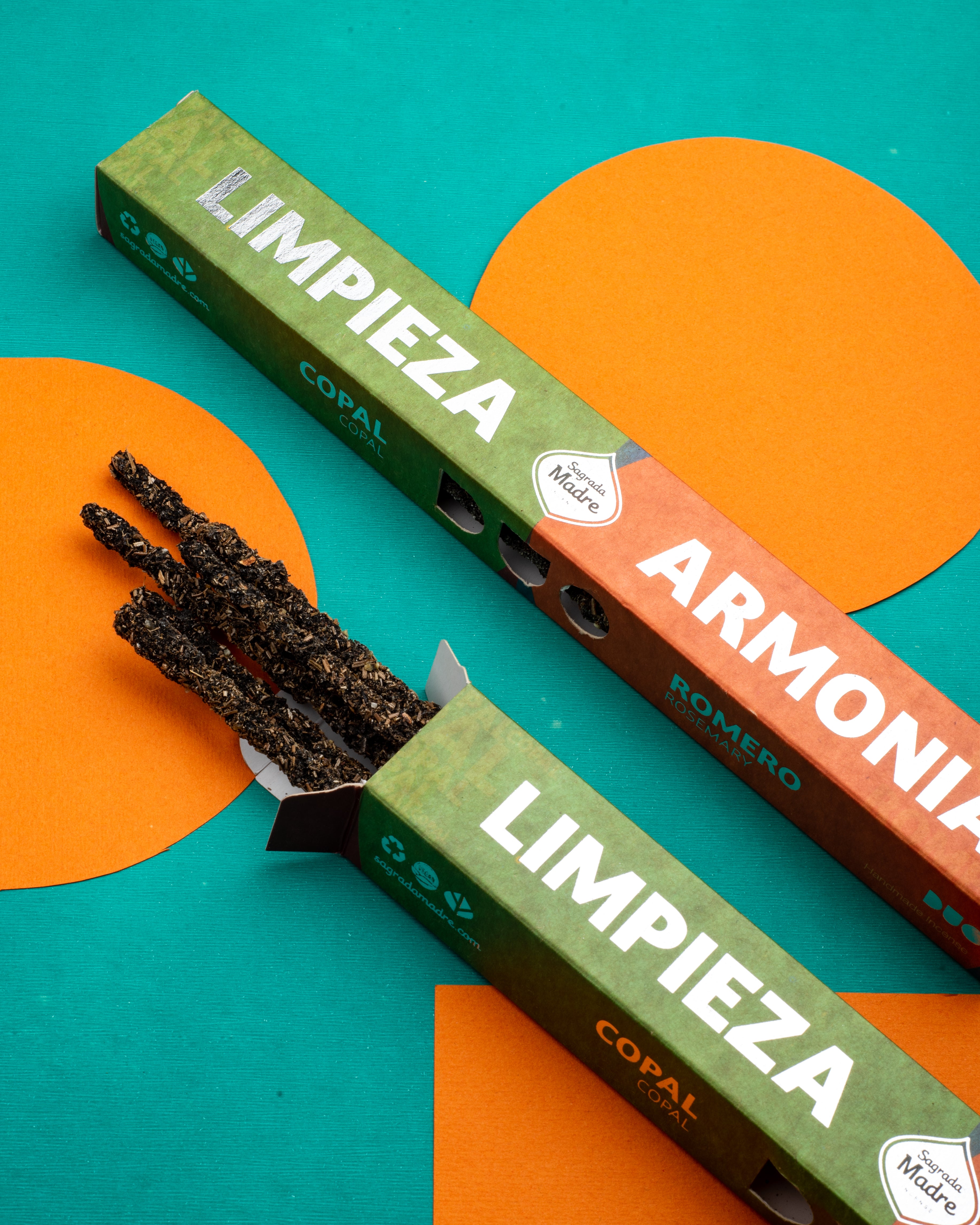 Sagrada Madre – DUO Räucherstäbchen - Reinigung & Harmonie - Copal & Rosmarin - 6 Stk.