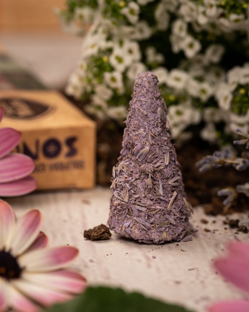 Sagrada Madre – Räucherkegel - Lavendel & Veilchen - Anti-Stress - 8 Stk.