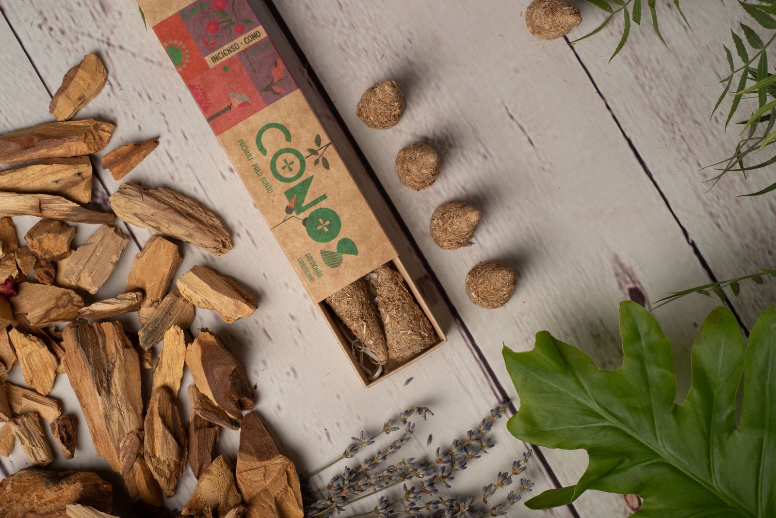 Sagrada Madre – Räucherkegel - Patchouli & Palo Santo - Harmonie - 8 Stk.