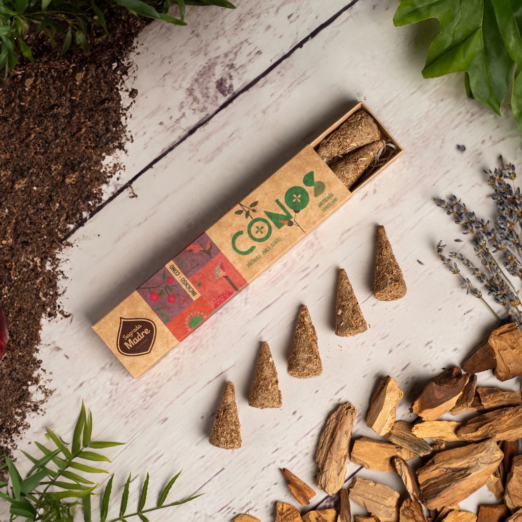 Sagrada Madre – Räucherkegel - Patchouli & Palo Santo - Harmonie - 8 Stk.