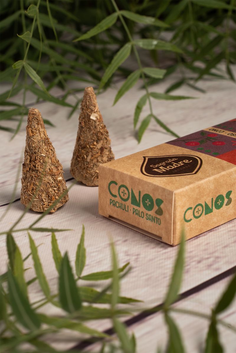 Sagrada Madre – Räucherkegel - Patchouli & Palo Santo - Harmonie - 8 Stk.