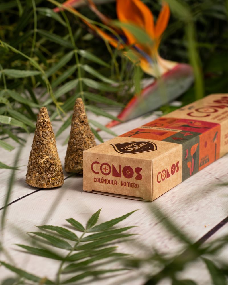 Sagrada Madre – Räucherkegel - Ringelblume & Rosmarin - Wohlstand - 8 Stk.