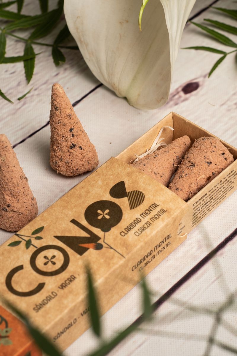 Sagrada Madre – Räucherkegel - Sandelholz & Yagra - Mentale Klarheit - 8 Stk.