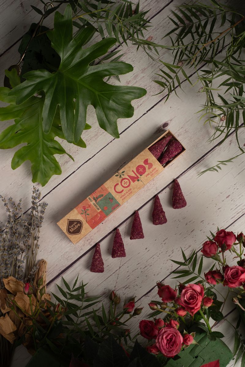 Sagrada Madre – Räucherkegel - Rosenblüten - Zieht Liebe an - 8 Stk.