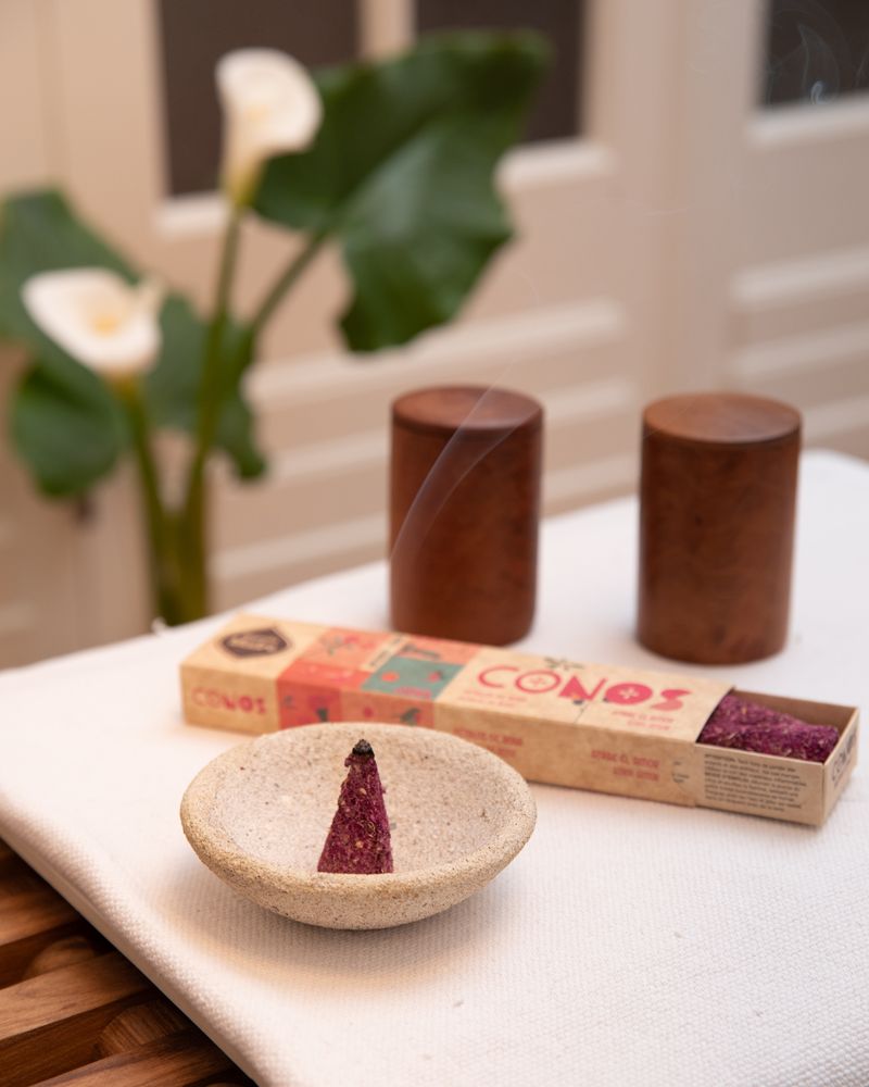 Sagrada Madre – Räucherkegel - Rosenblüten - Zieht Liebe an - 8 Stk.