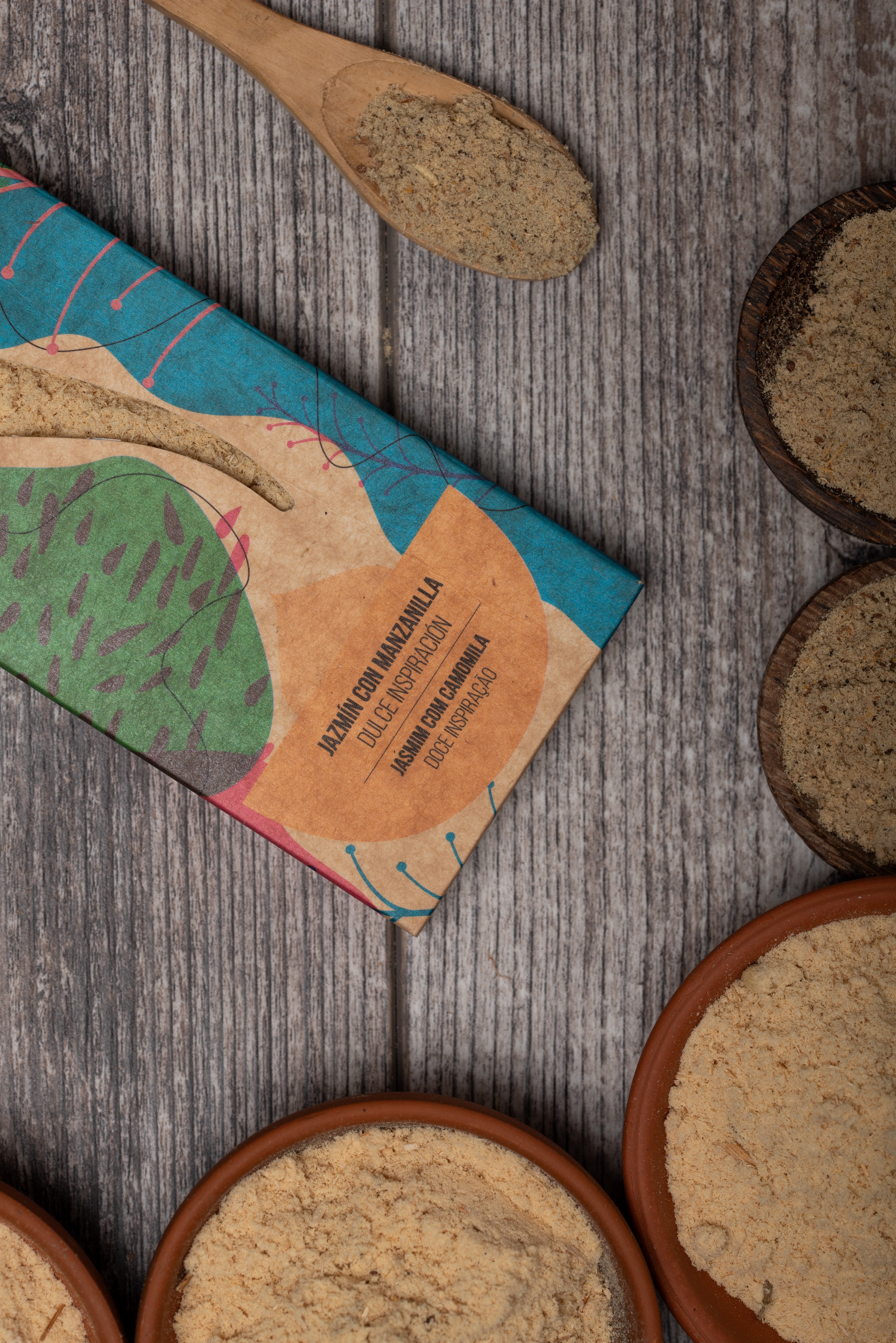 Sagrada Madre – Räucherpulver „Jasmin & Kamille“ - 45 g