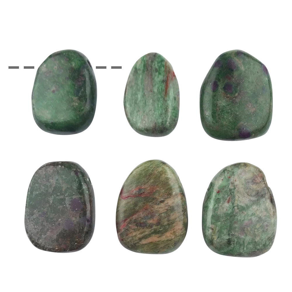 Trommelstein Fuchsit mit Rubin gebohrt