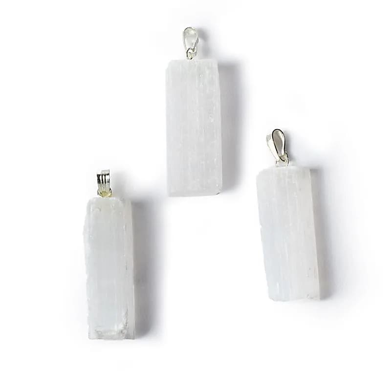 Weißer Selenit - Roh - Edelsteinanhänger ca. 4 cm