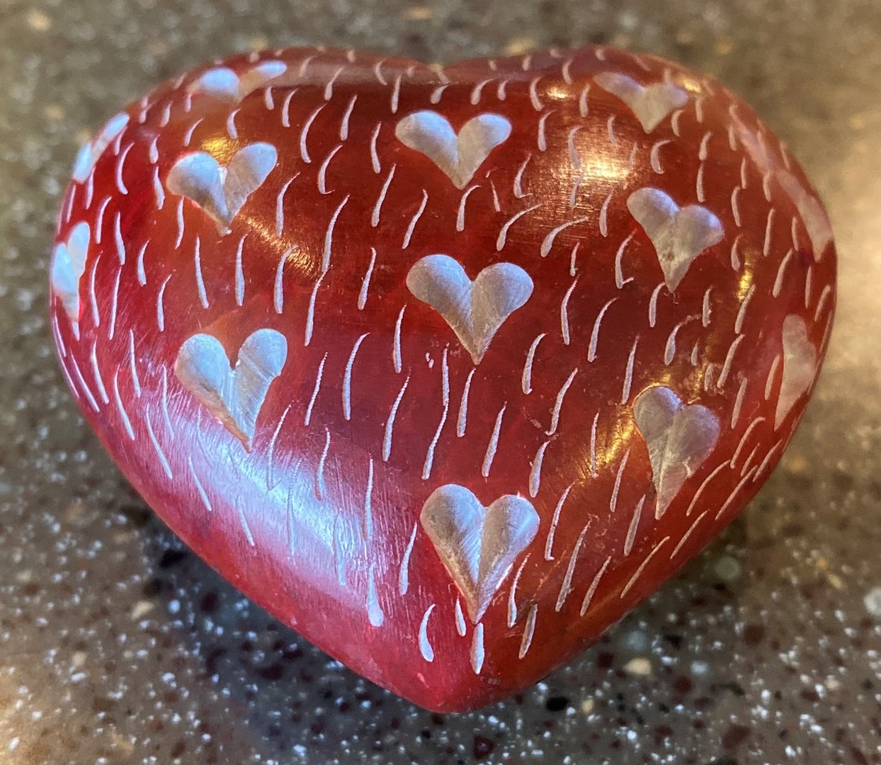 Herz " Heart" Speckstein rot 6x6cm
