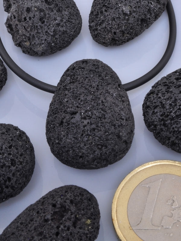 Lava - Trommelstein gebohrt - regelmäßige (symmetrische) Form