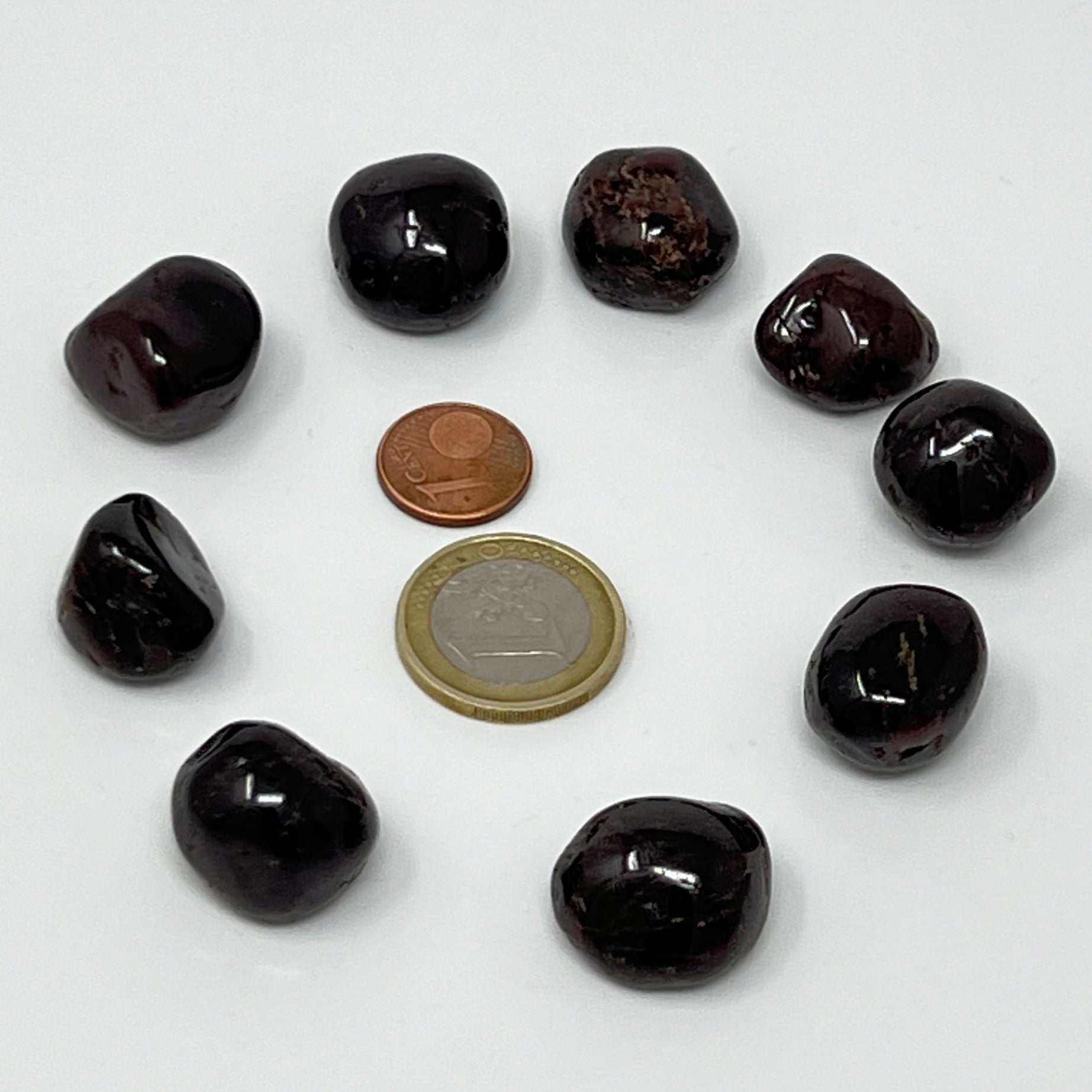 Granat (Almandin) - Trommelstein - Größe 1,5-2,5 cm
