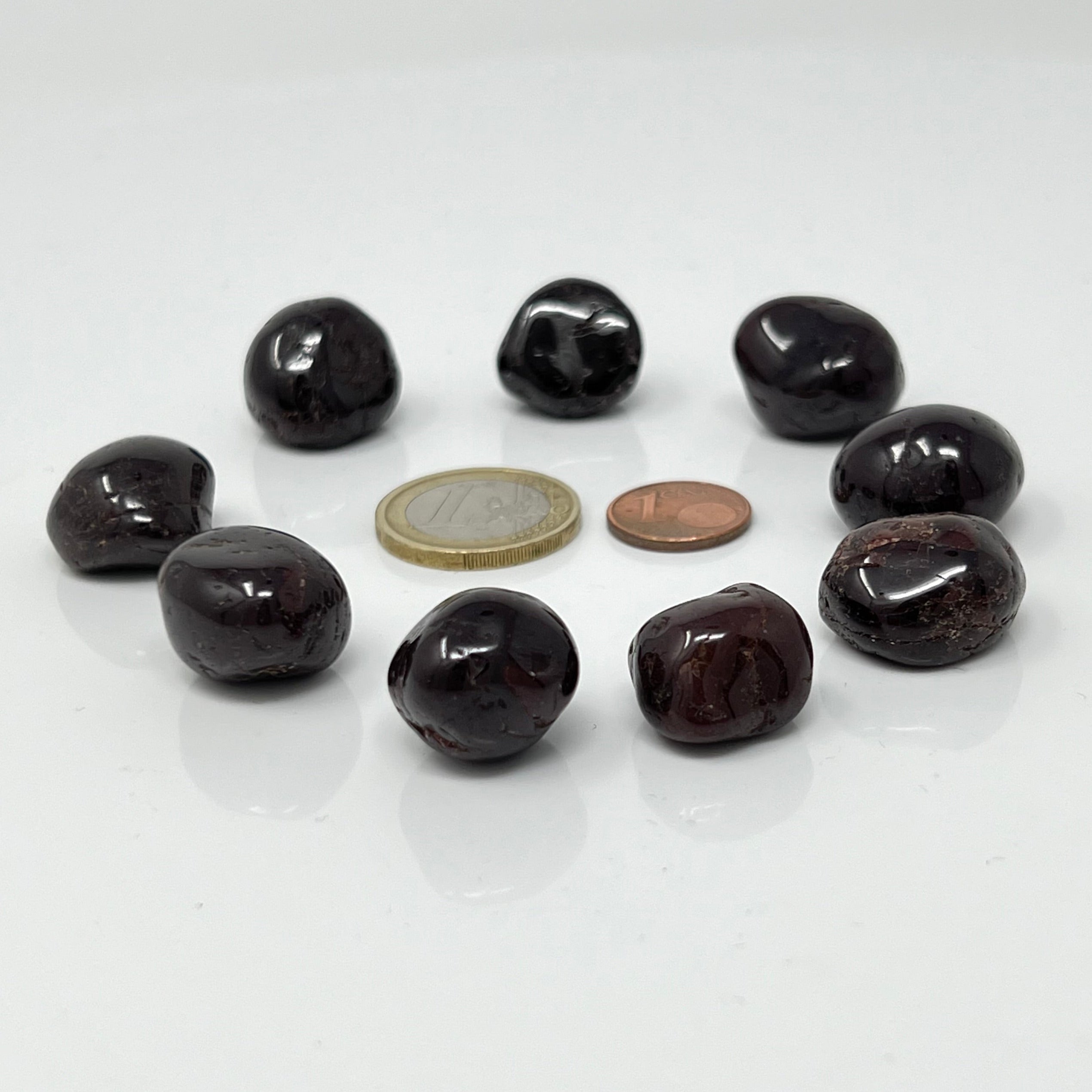 Granat (Almandin) - Trommelstein - Größe 1,5-2,5 cm