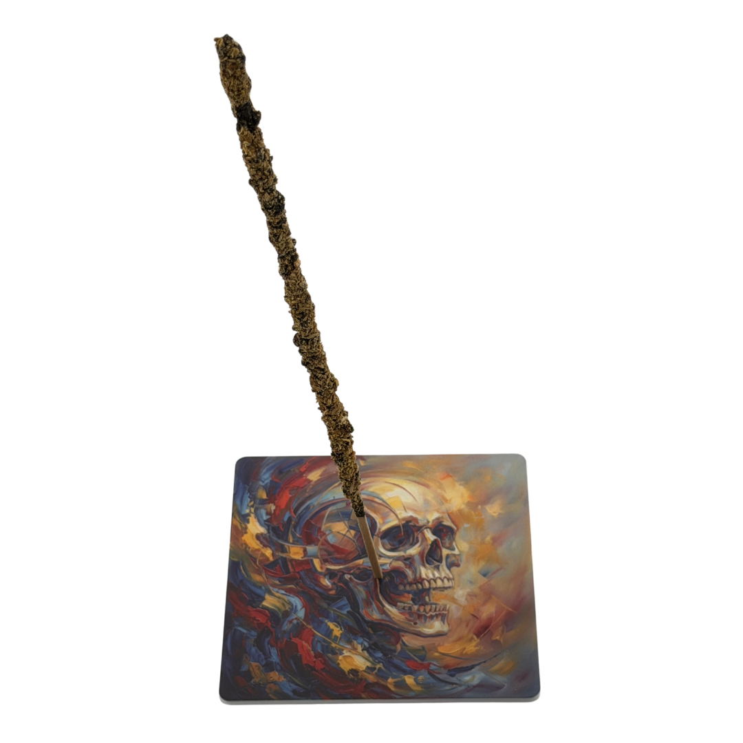 Ahnenschädel – Motiv 3 | Abstrakter Räucherstäbchenhalter aus Acryl - 10 × 10 cm