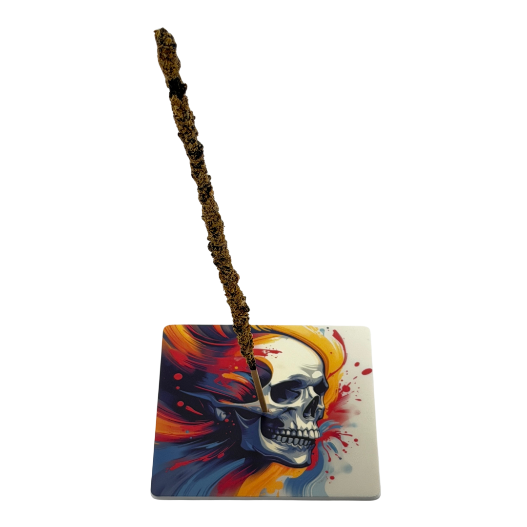 Ahnenschädel – Motiv 6 | Abstrakter Räucherstäbchenhalter aus Acryl - 10 × 10 cm