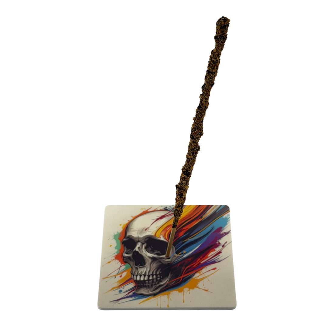 Ahnenschädel – Motiv 7 | Abstrakter Räucherstäbchenhalter aus Acryl - 10 × 10 cm