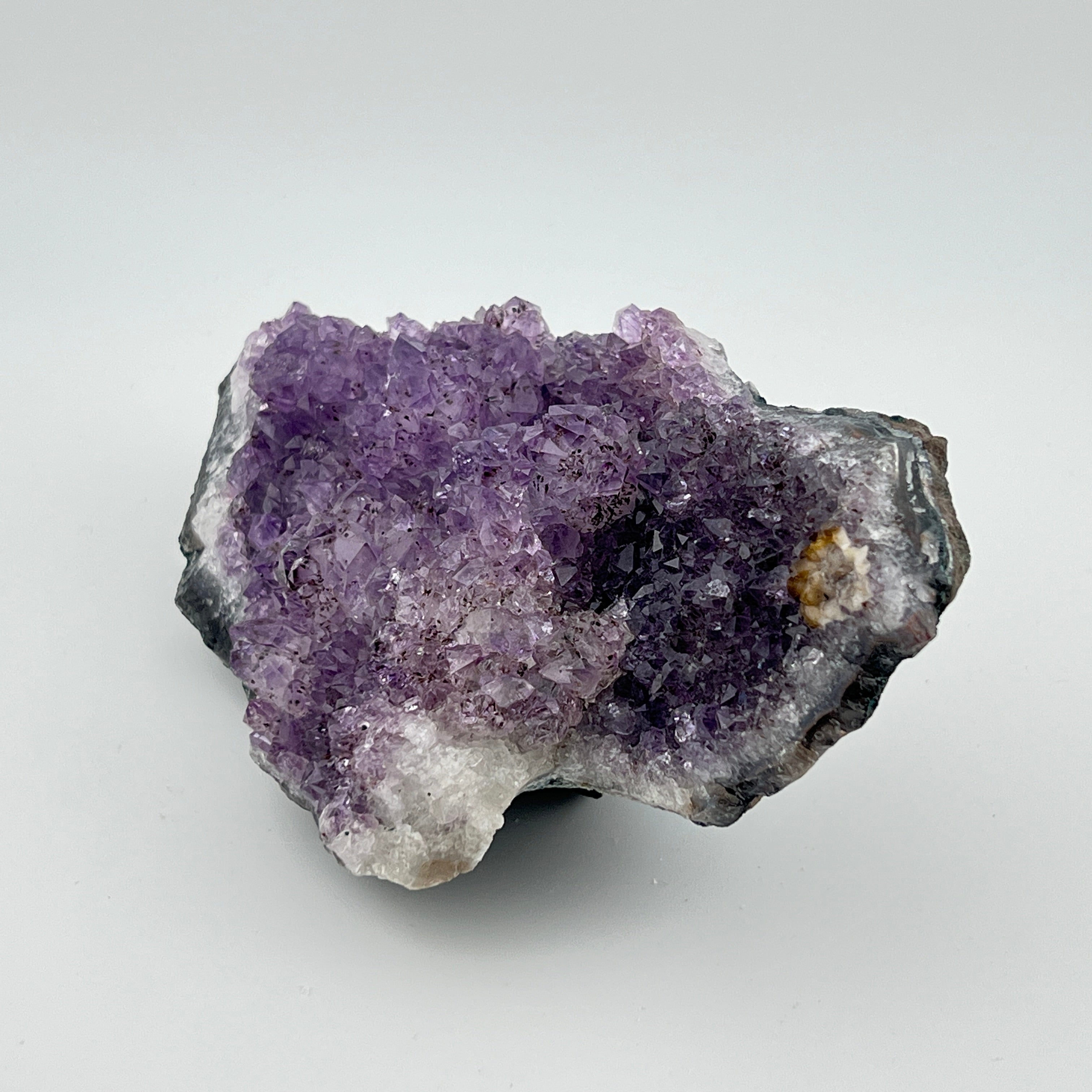 Amethyst Drusenstück Unikat 4 – A-Qualität – 842 g - Maße: 17 x 10 x 6,5 cm – Naturkristall aus Brasilien für Schutz und Klarheit