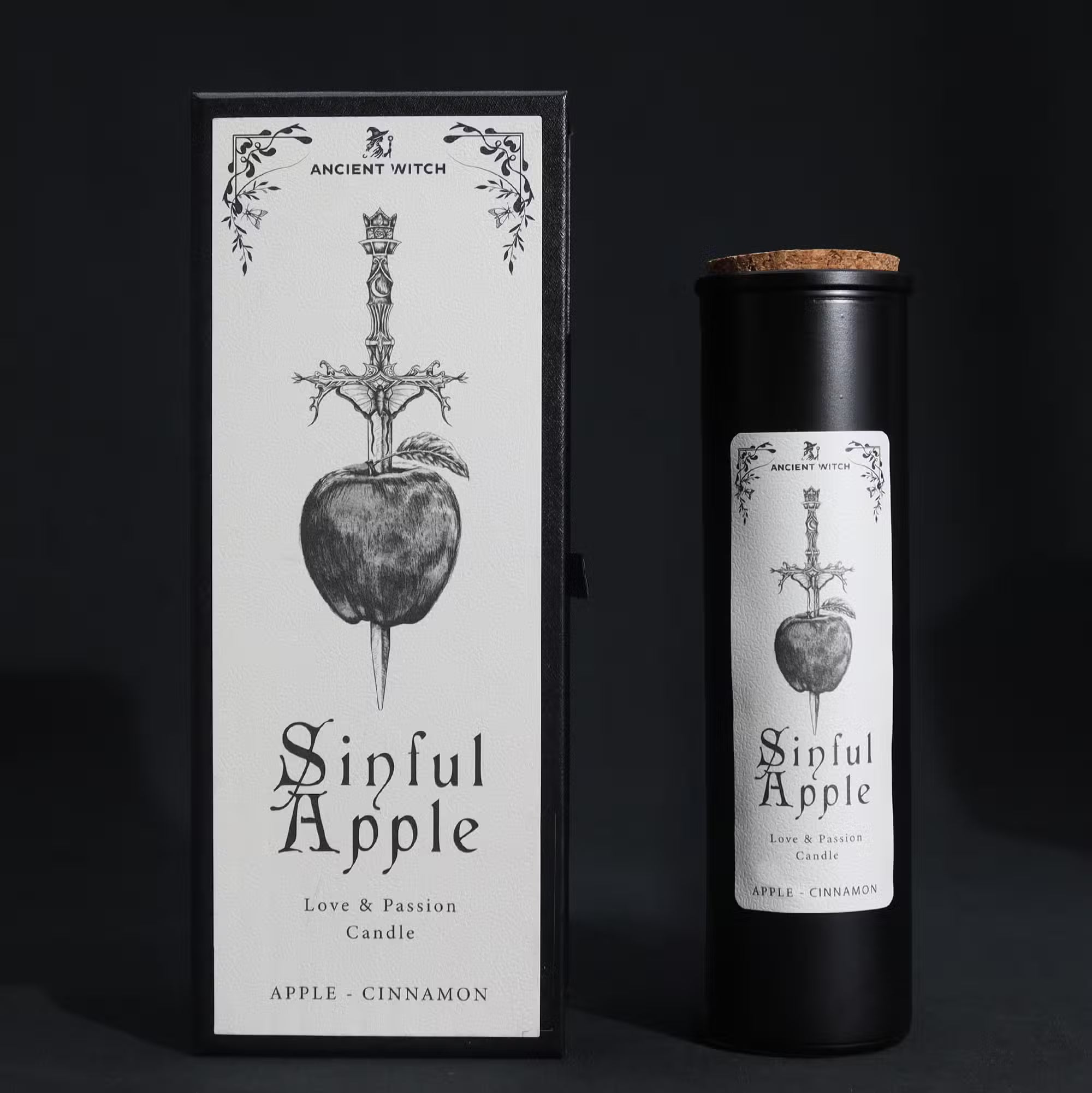 Ancient Witch „Sinful Apple“ Liebeskerze – Apfel & Zimt – 20cm Sojawachs-Ritualkerze