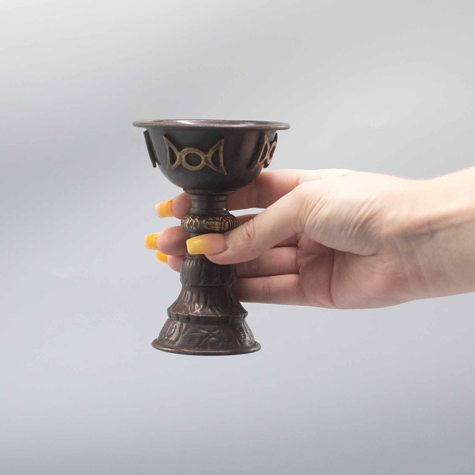 Antiker Ritualkelch aus Kupfer mit Dreifachmond – 12 cm (Räucher- & Opferkelch)