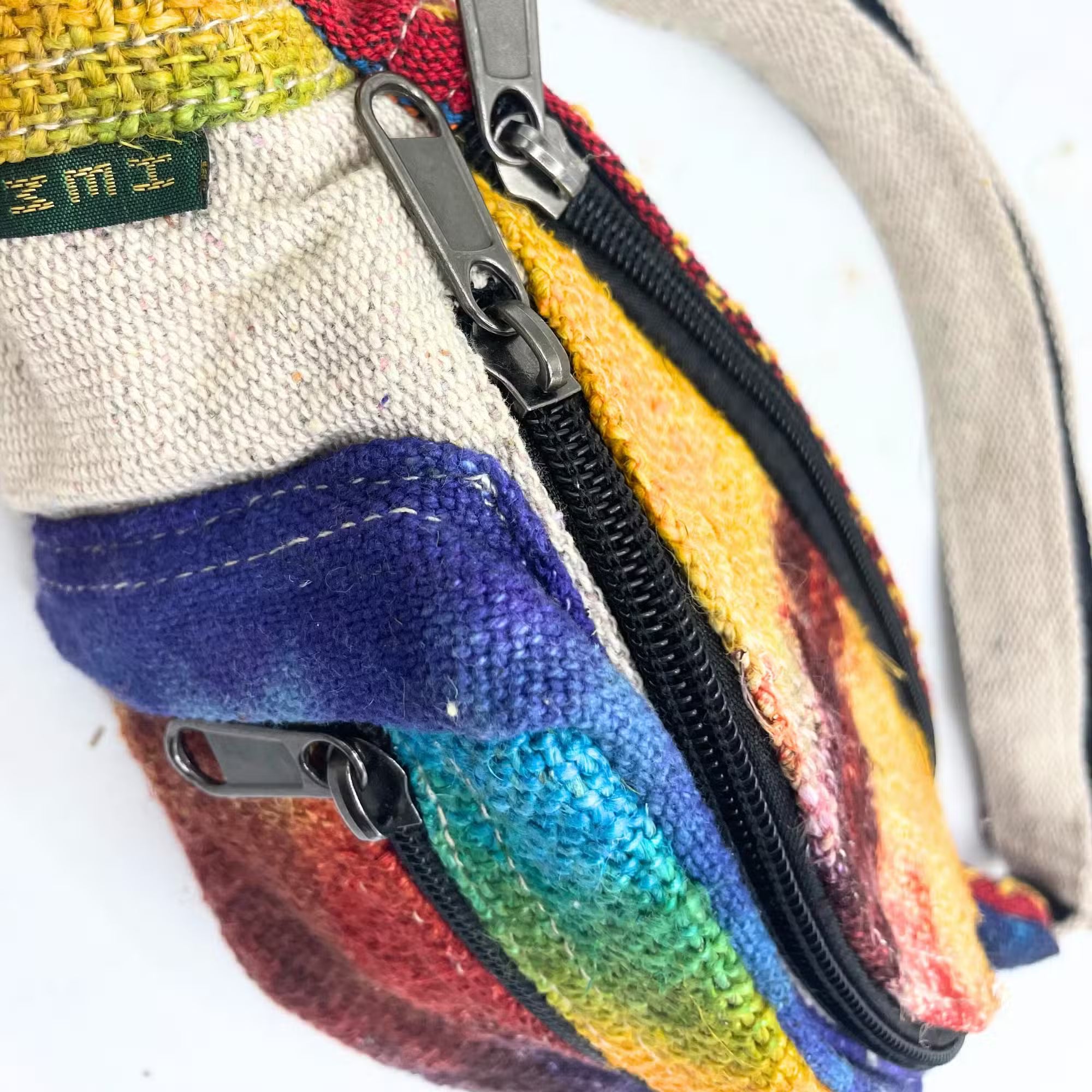 Boho Hanf-Gürteltasche „Batik-Wave“ – Handgefertigte Hüfttasche aus Nepal