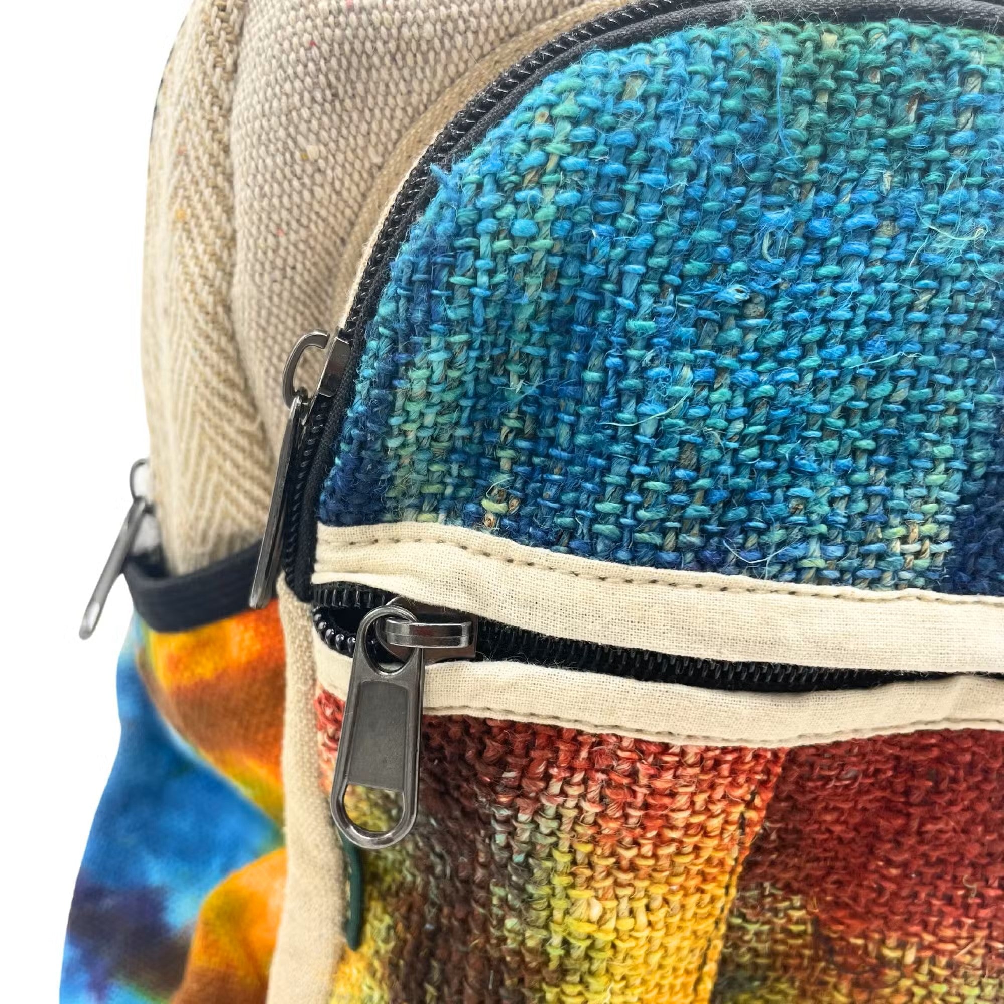 Boho Hanf-Rucksack „Batik-Daypack“ – Mittelgroßer City-Rucksack aus Nepal