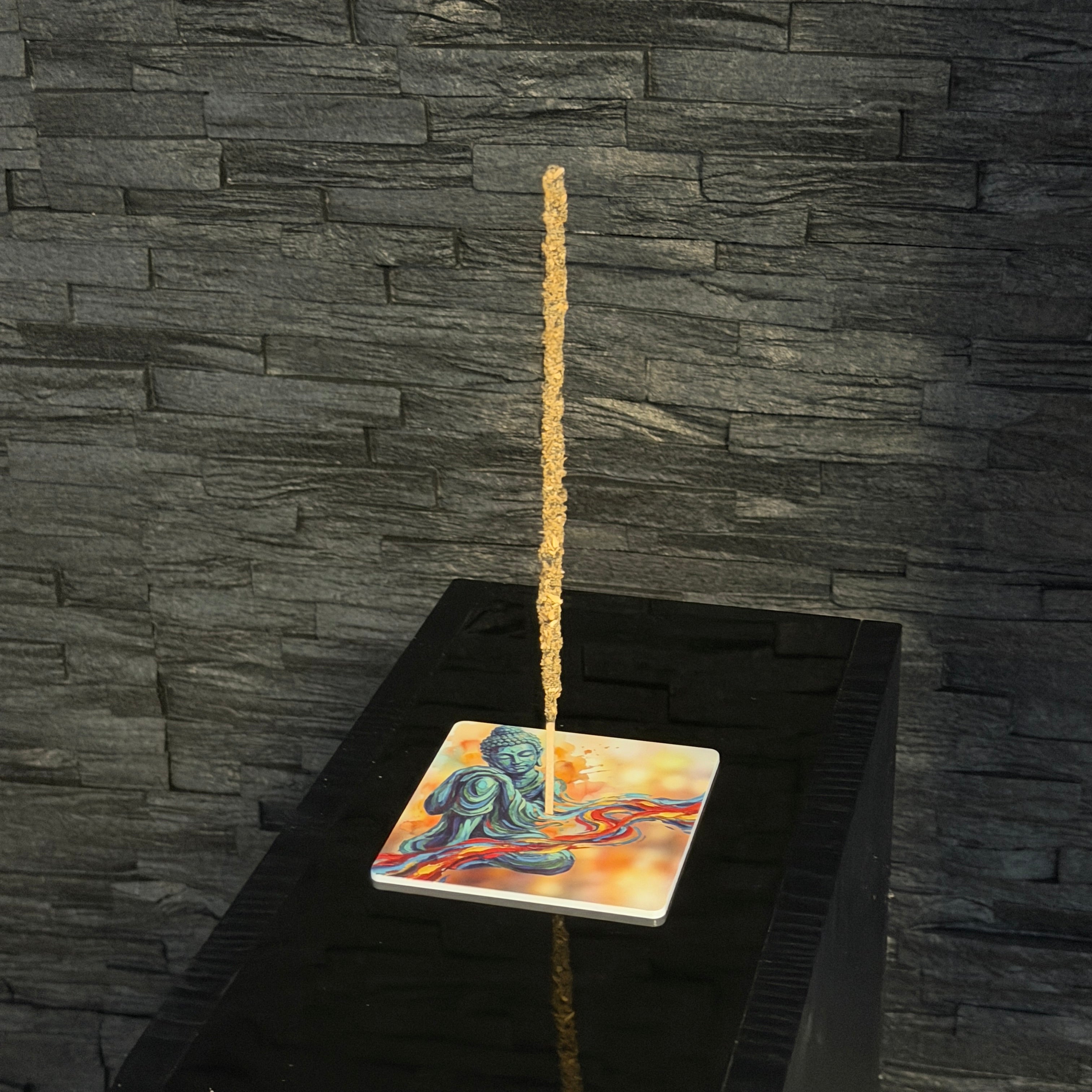Buddha – Motiv 1 | Abstrakter Räucherstäbchenhalter aus Acryl - 10 × 10 cm
