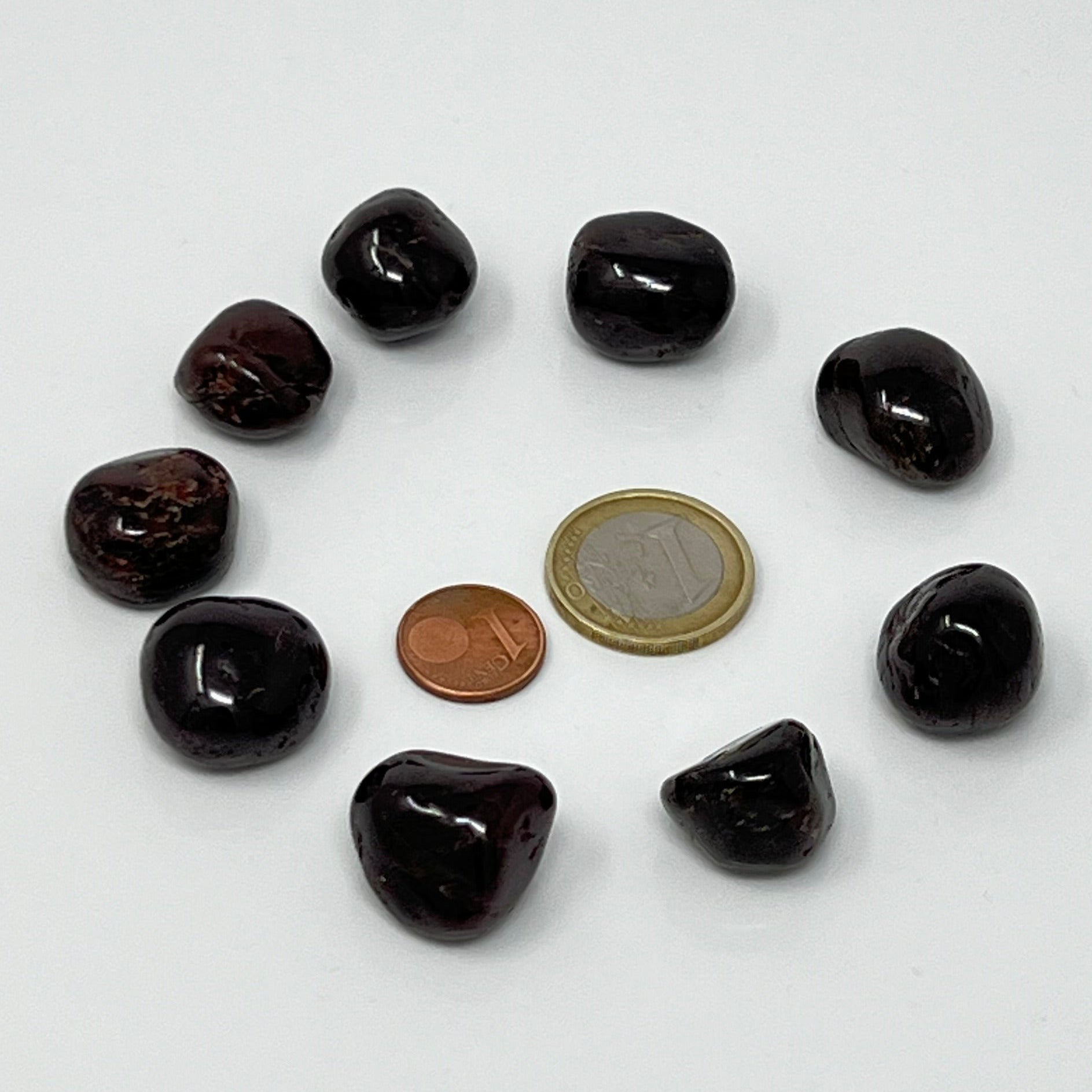 Granat (Almandin) - Trommelstein - Größe 1,5-2,5 cm