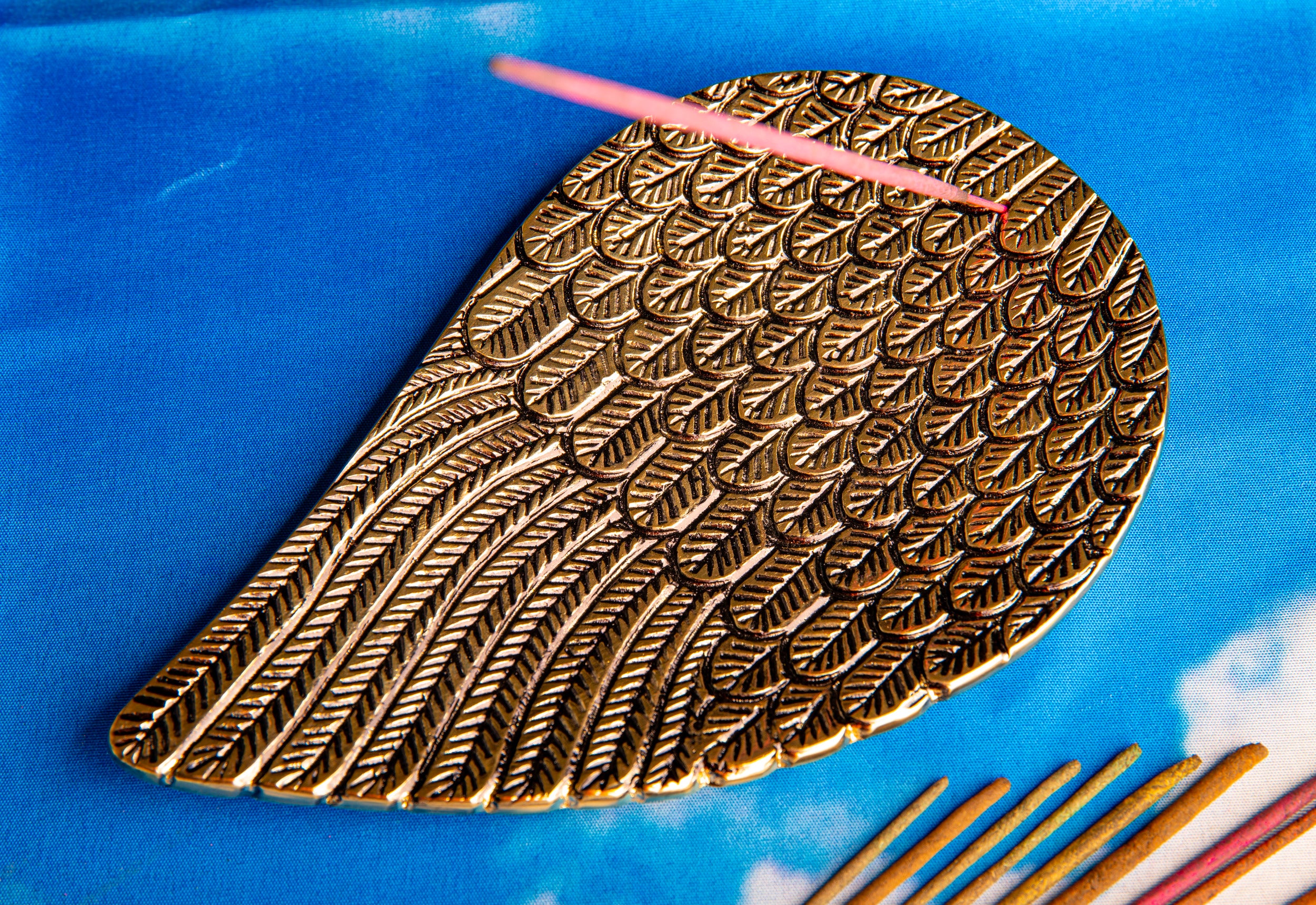 Engelsflügel – Gold/Antik – Weißmetall – Räucherstäbchenhalter – 20,5 x 13,5 cm