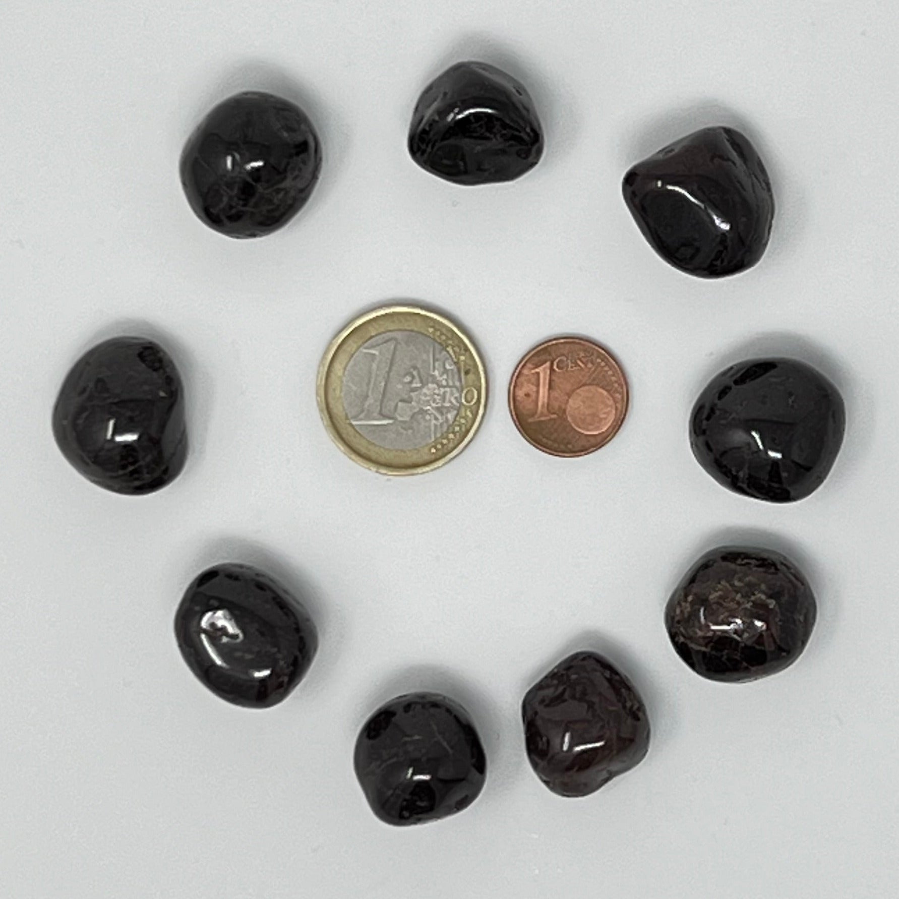 Granat (Almandin) - Trommelstein - Größe 1,5-2,5 cm