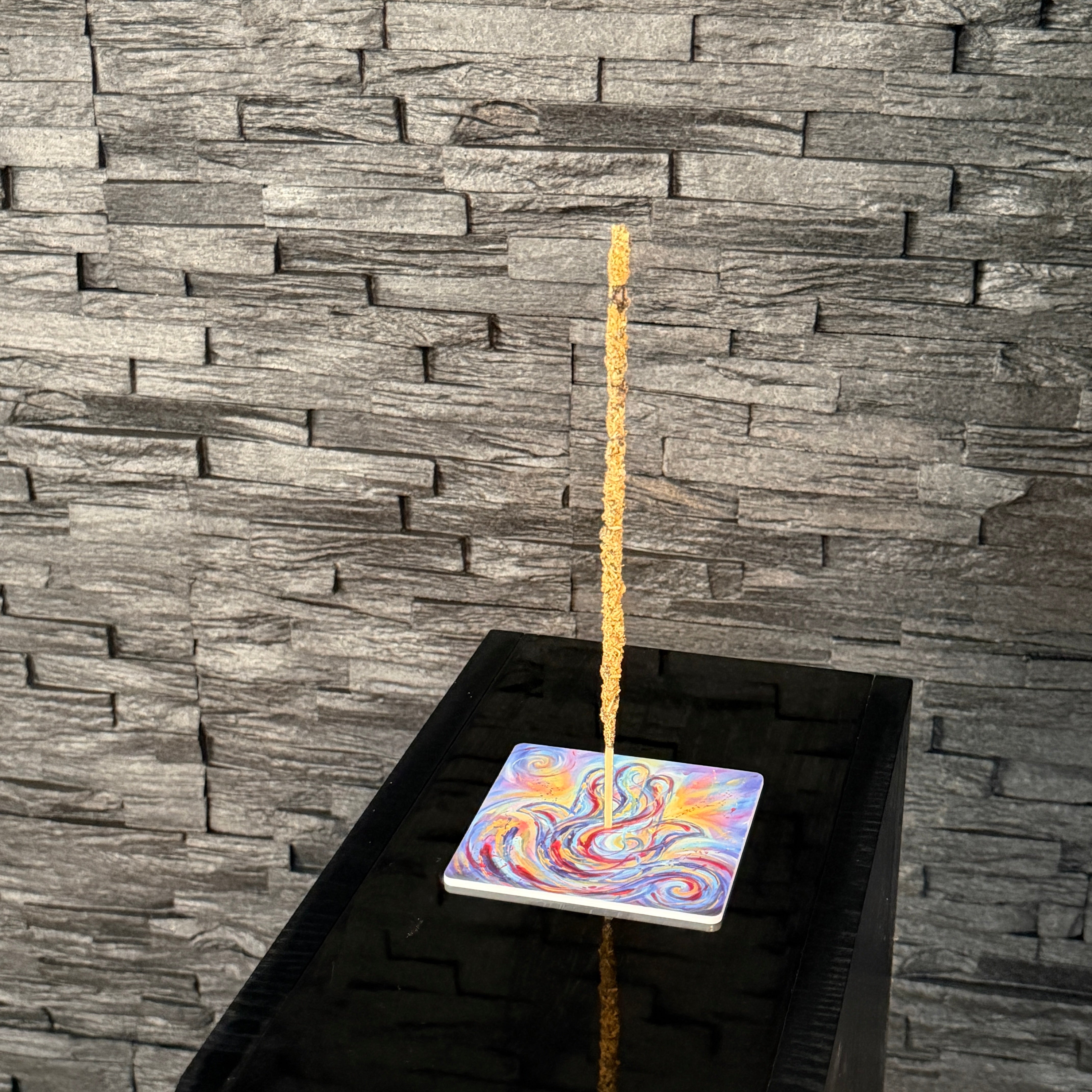 Hamsa – Motiv 1 | Abstrakter Räucherstäbchenhalter aus Acryl - 10 × 10 cm