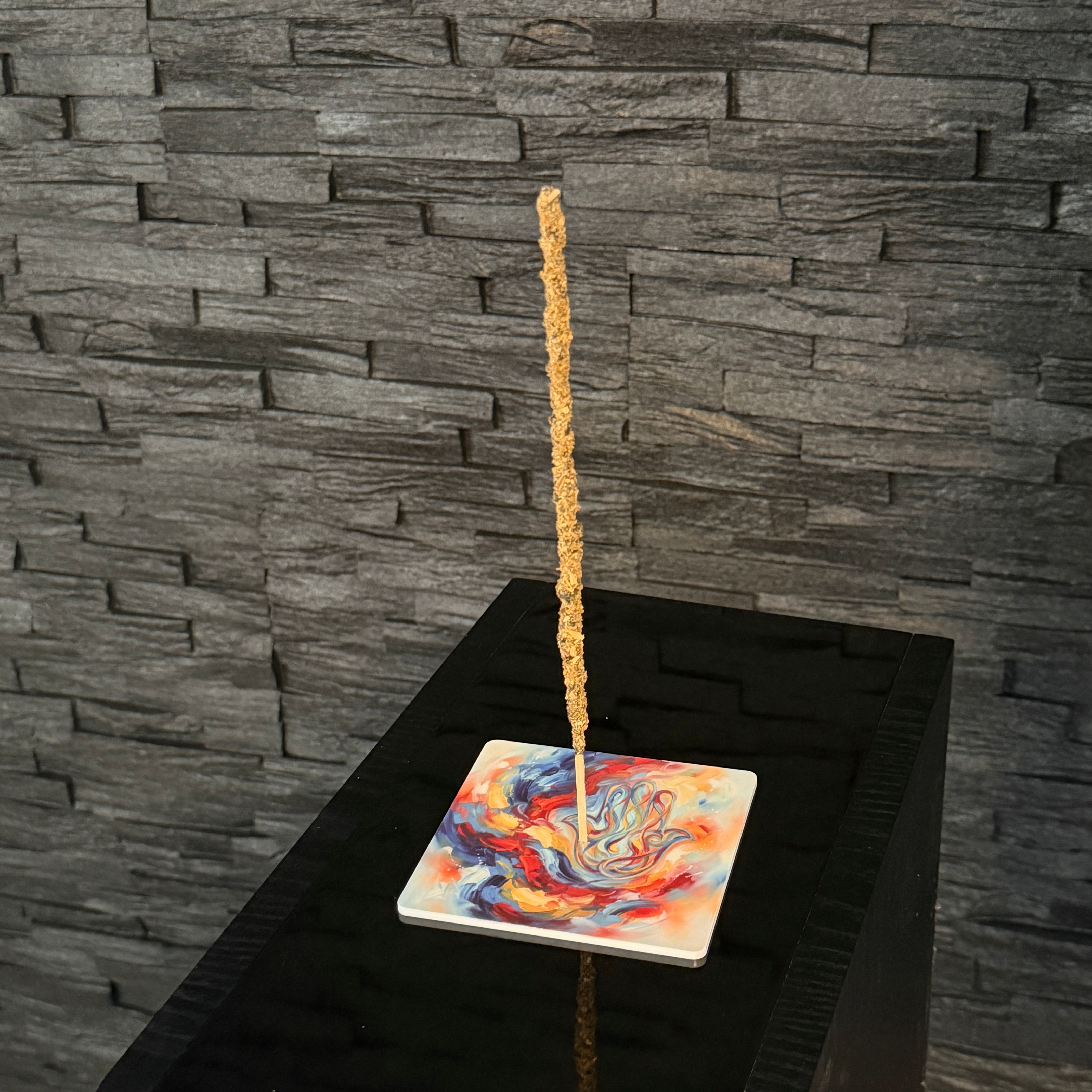 Hamsa – Motiv 5 | Abstrakter Räucherstäbchenhalter aus Acryl - 10 × 10 cm