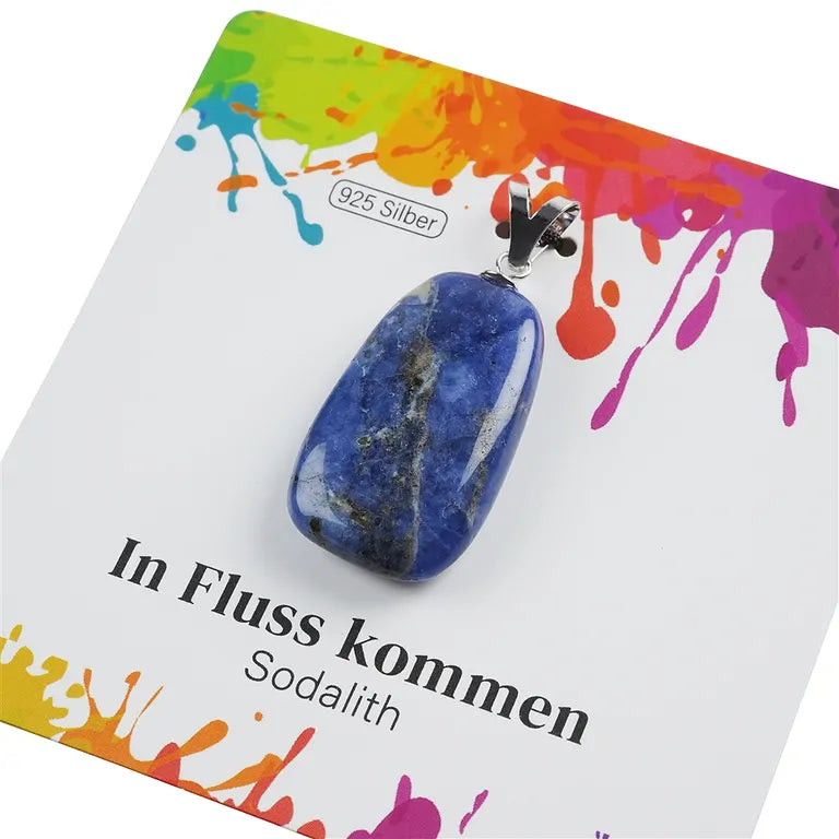 In Fluss kommen – Sodalith Trommelstein 2,5–3 cm mit 925er Silber-V-Öse - groß