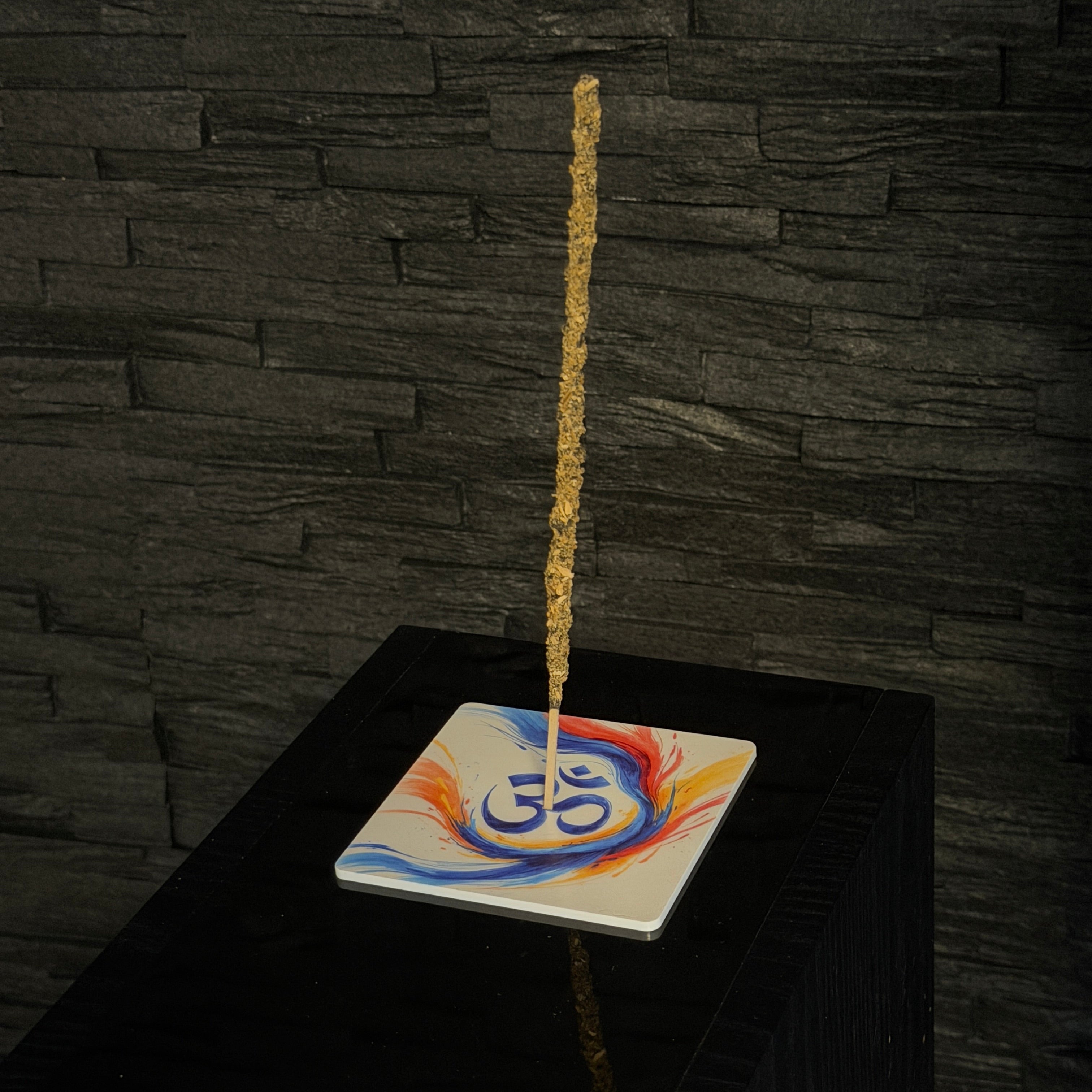 OM – Motiv 10 | Abstrakter Räucherstäbchenhalter aus Acryl - 10 × 10 cm