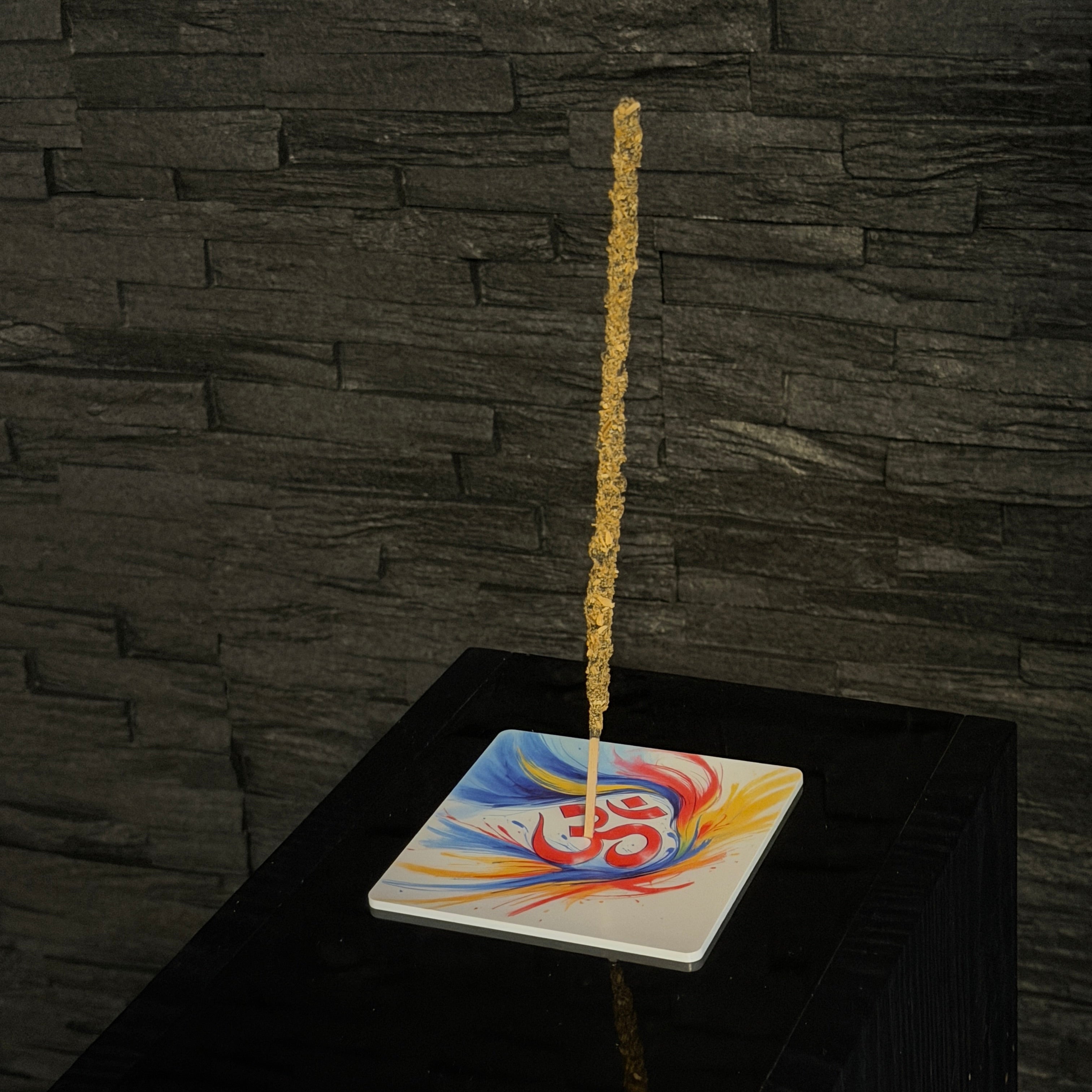 OM – Motiv 12 | Abstrakter Räucherstäbchenhalter aus Acryl - 10 × 10 cm